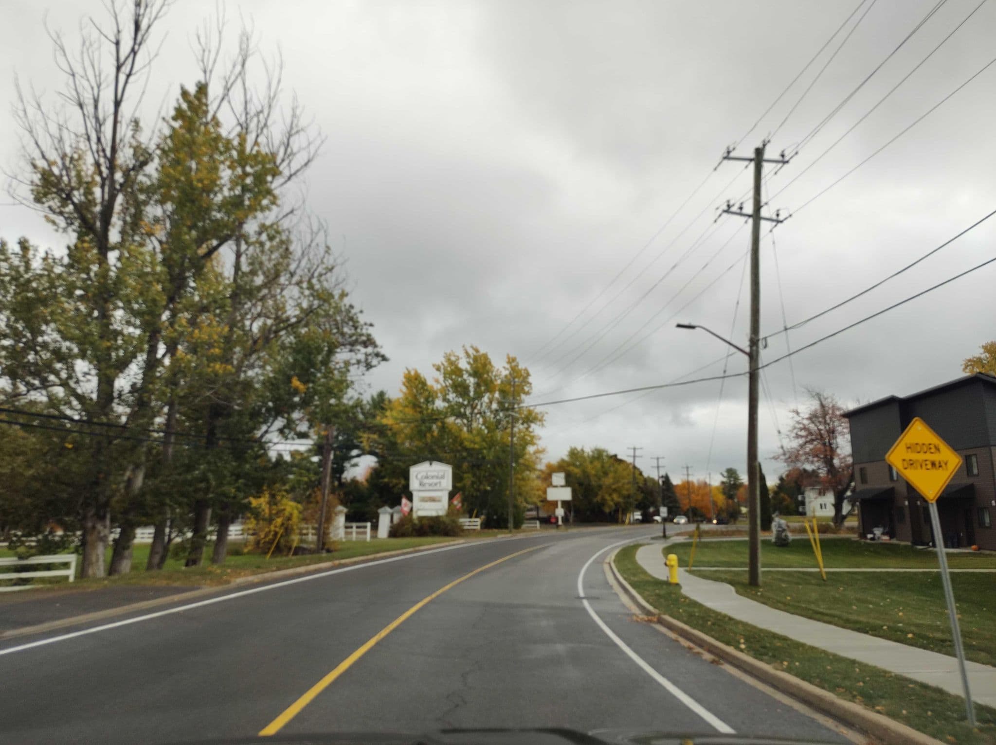 Street view near Colonial Resort & Spa -1000 Islands, Gananoque — © thetornado76 (CC BY-SA · Mapillary)