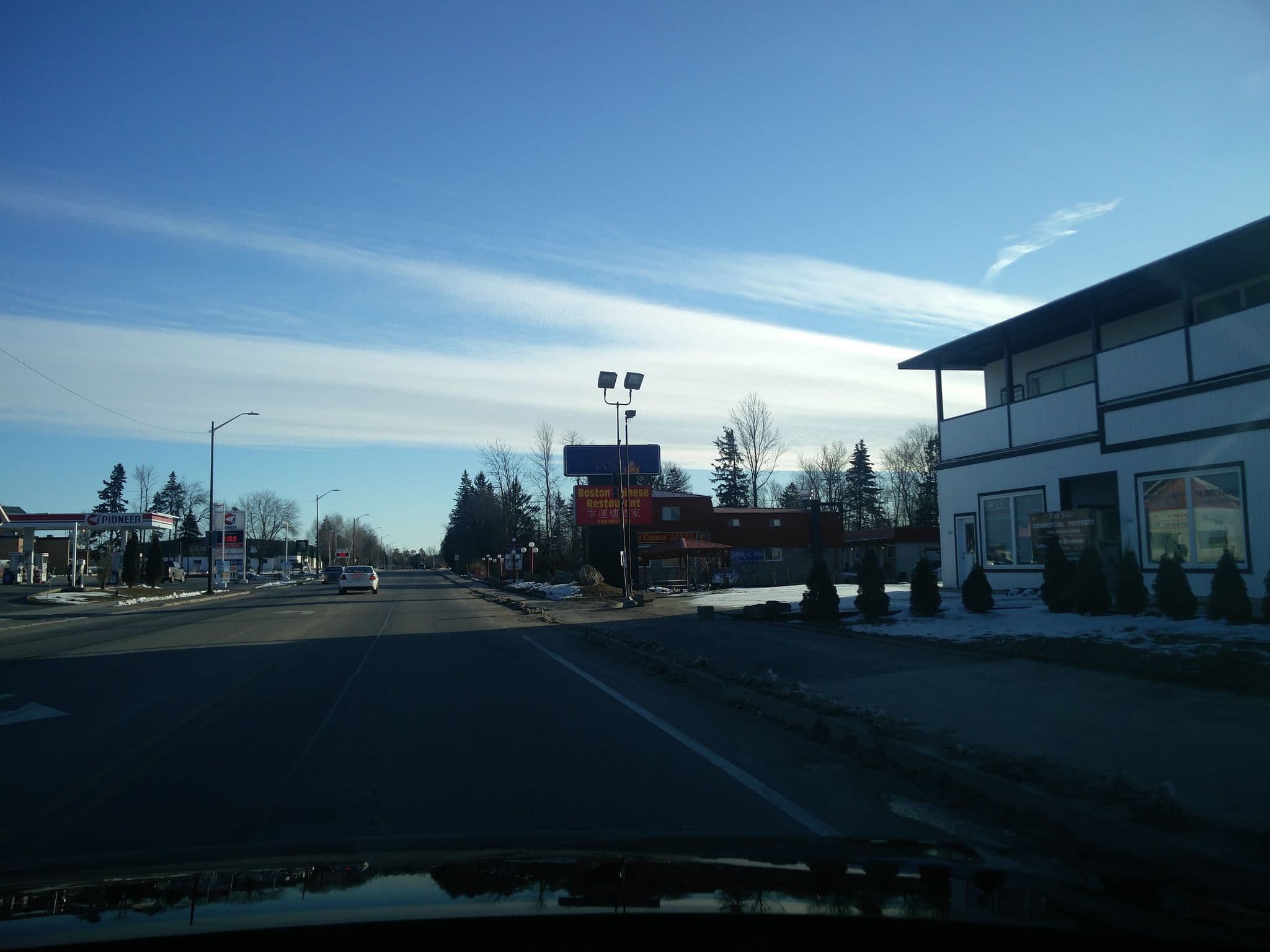 Street view near Howard Johnson, Gananoque — © undearius (CC BY-SA · Mapillary)