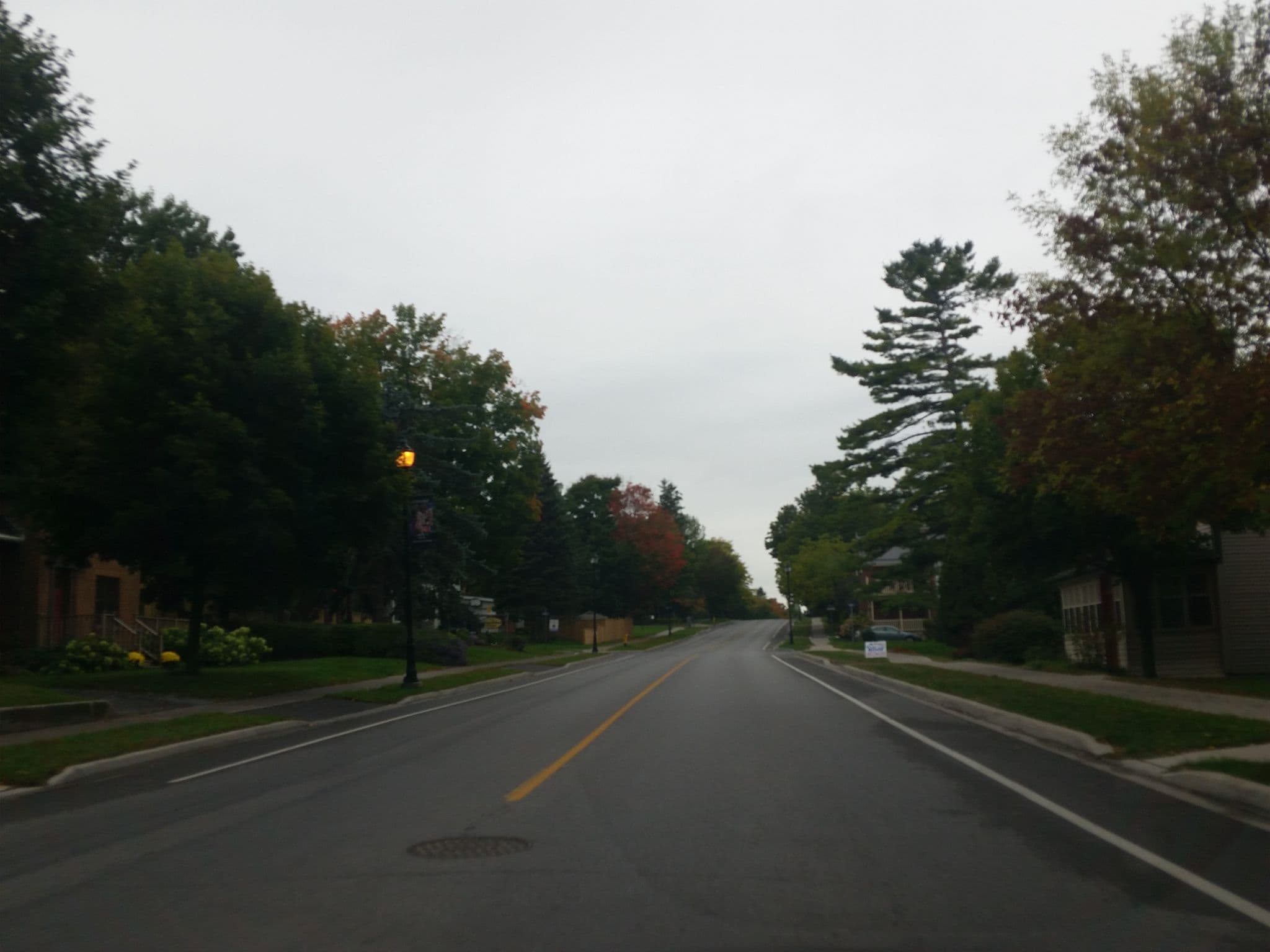 Street view near Beaver Hall, Gananoque — © rps333 (CC BY-SA · Mapillary)