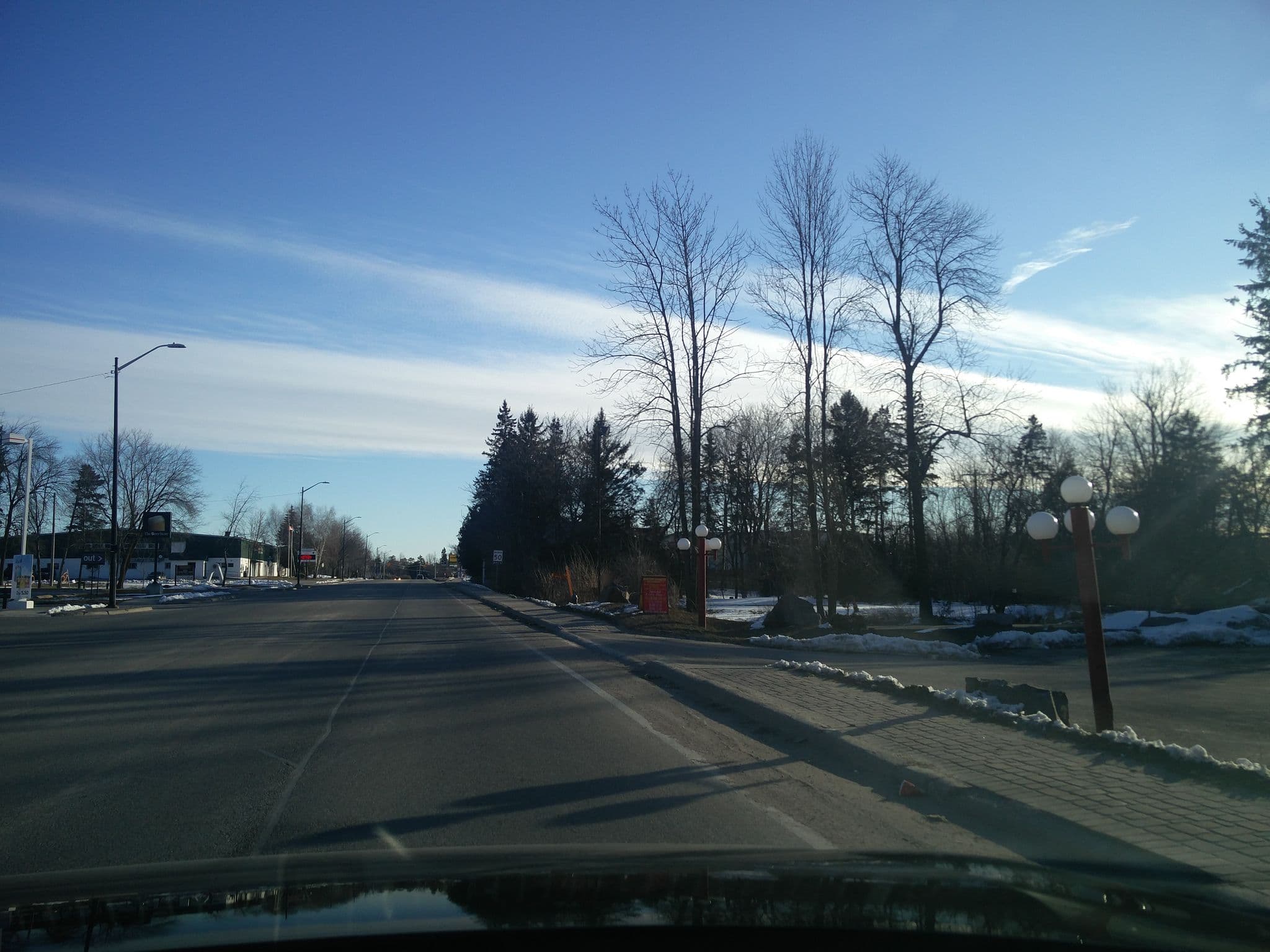 Street view near The Imperial Inn, Gananoque — © undearius (CC BY-SA · Mapillary)