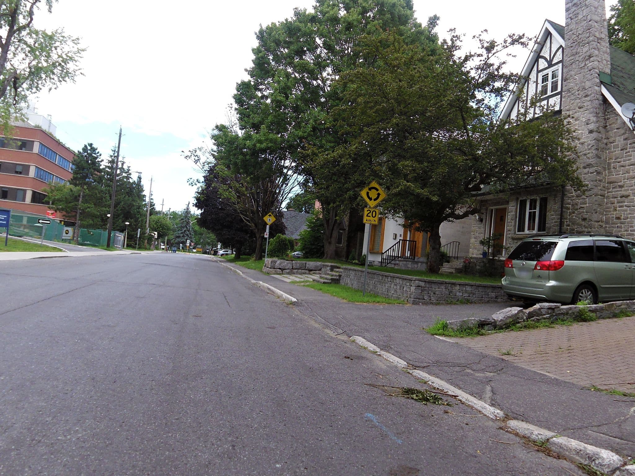 Street view near R.G. Bett Holdings Inc., Hintonburg — © zzptichka (CC BY-SA · Mapillary)