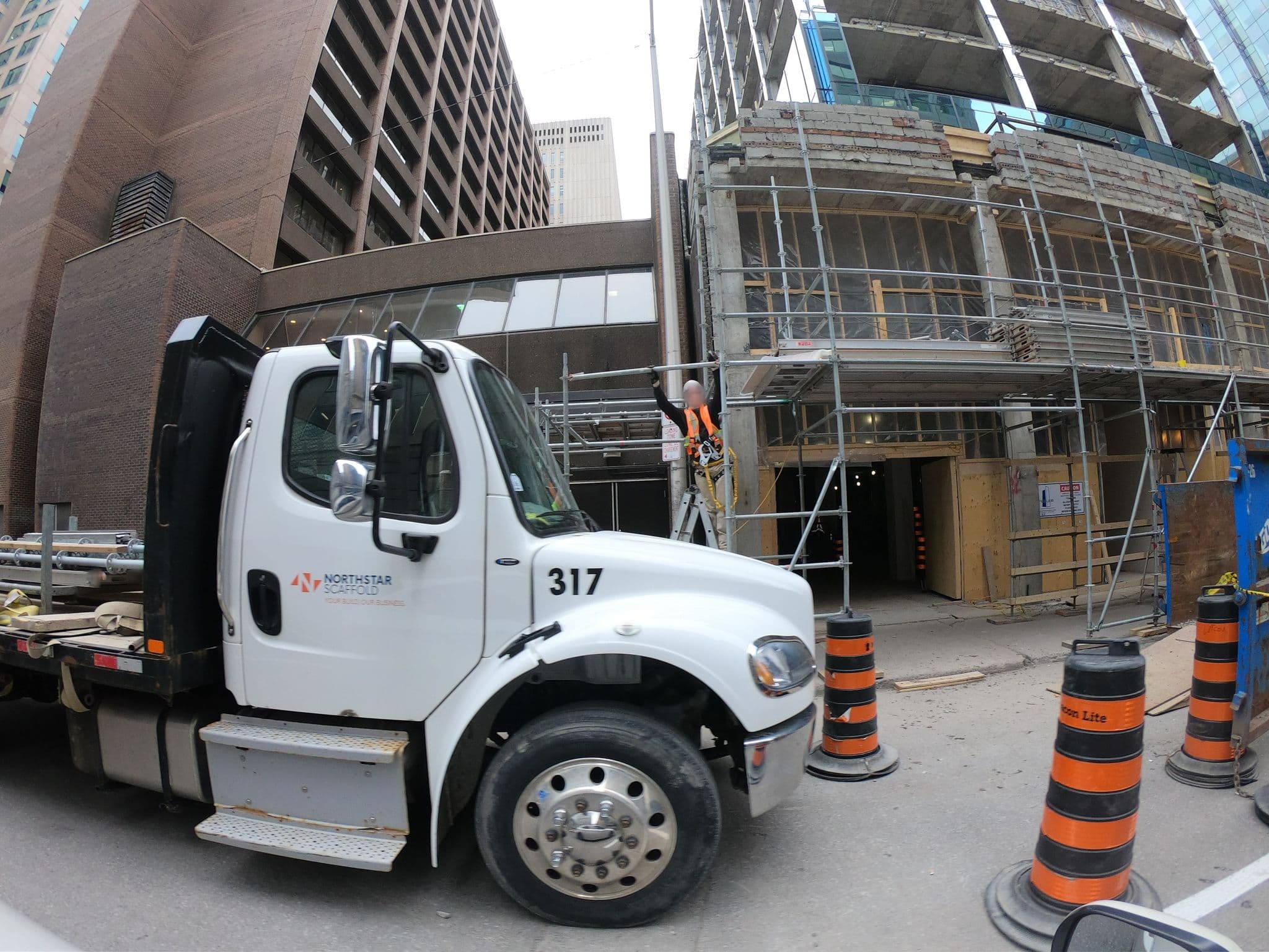 Street view near Sheraton Ottawa Executive Lounge, Centretown — © zzptichka (CC BY-SA · Mapillary)