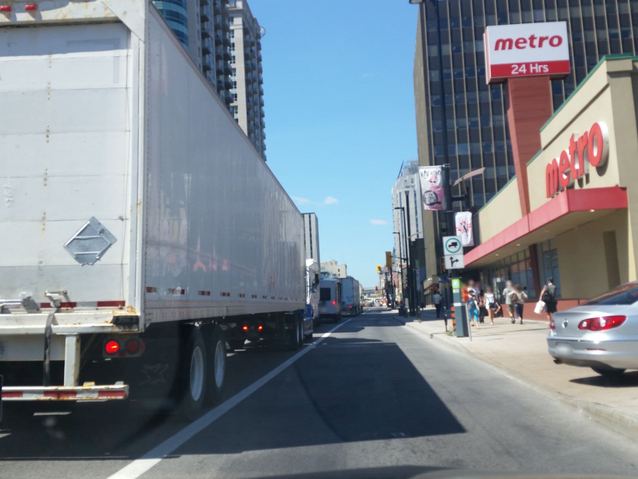 Street view near NGE Stays - Rideau Street Apartments, ByWard Market — © rps333 (CC BY-SA · Mapillary)