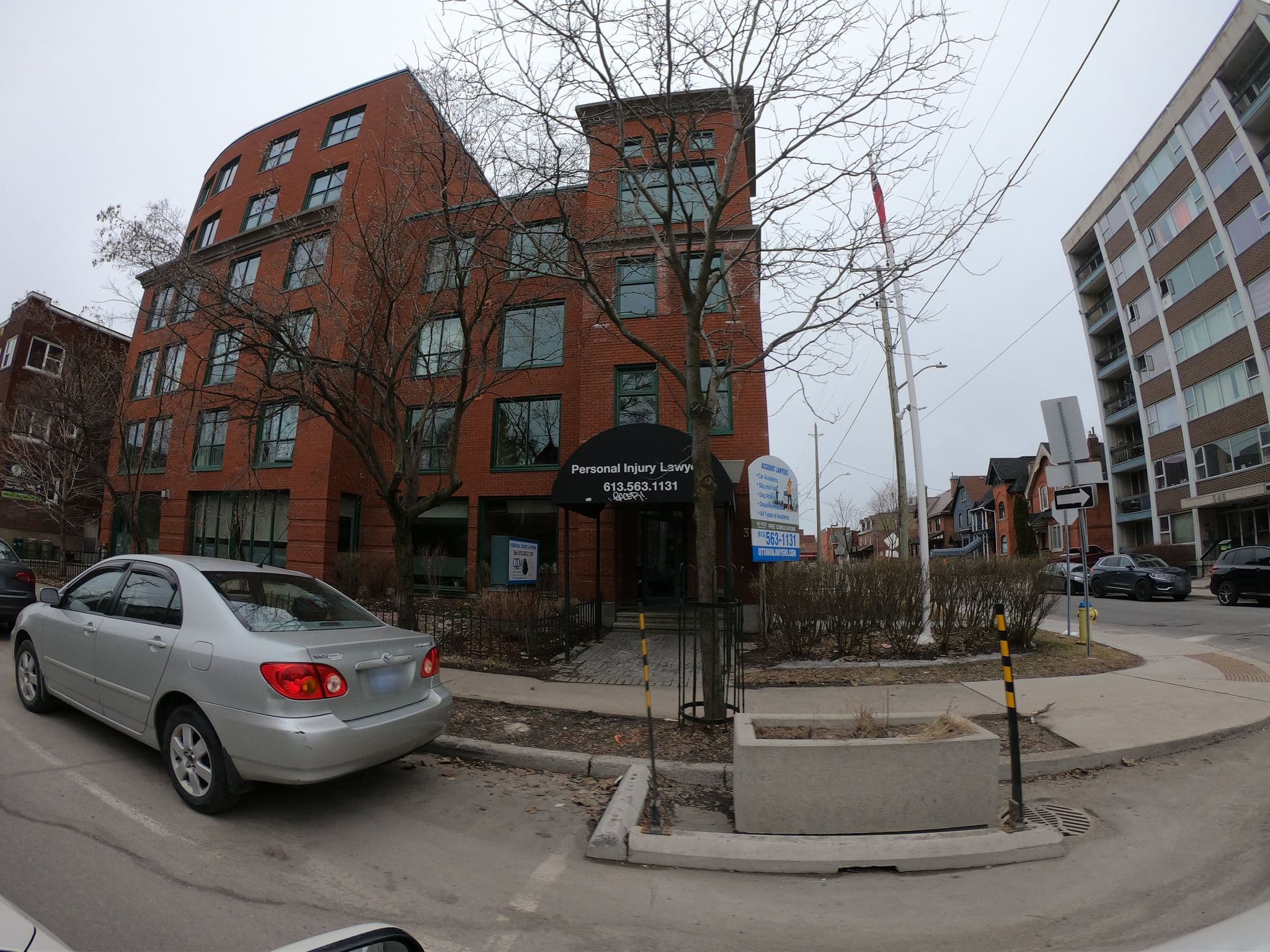 Street view near Bed And Breakfast Nature, Centretown — © zzptichka (CC BY-SA · Mapillary)