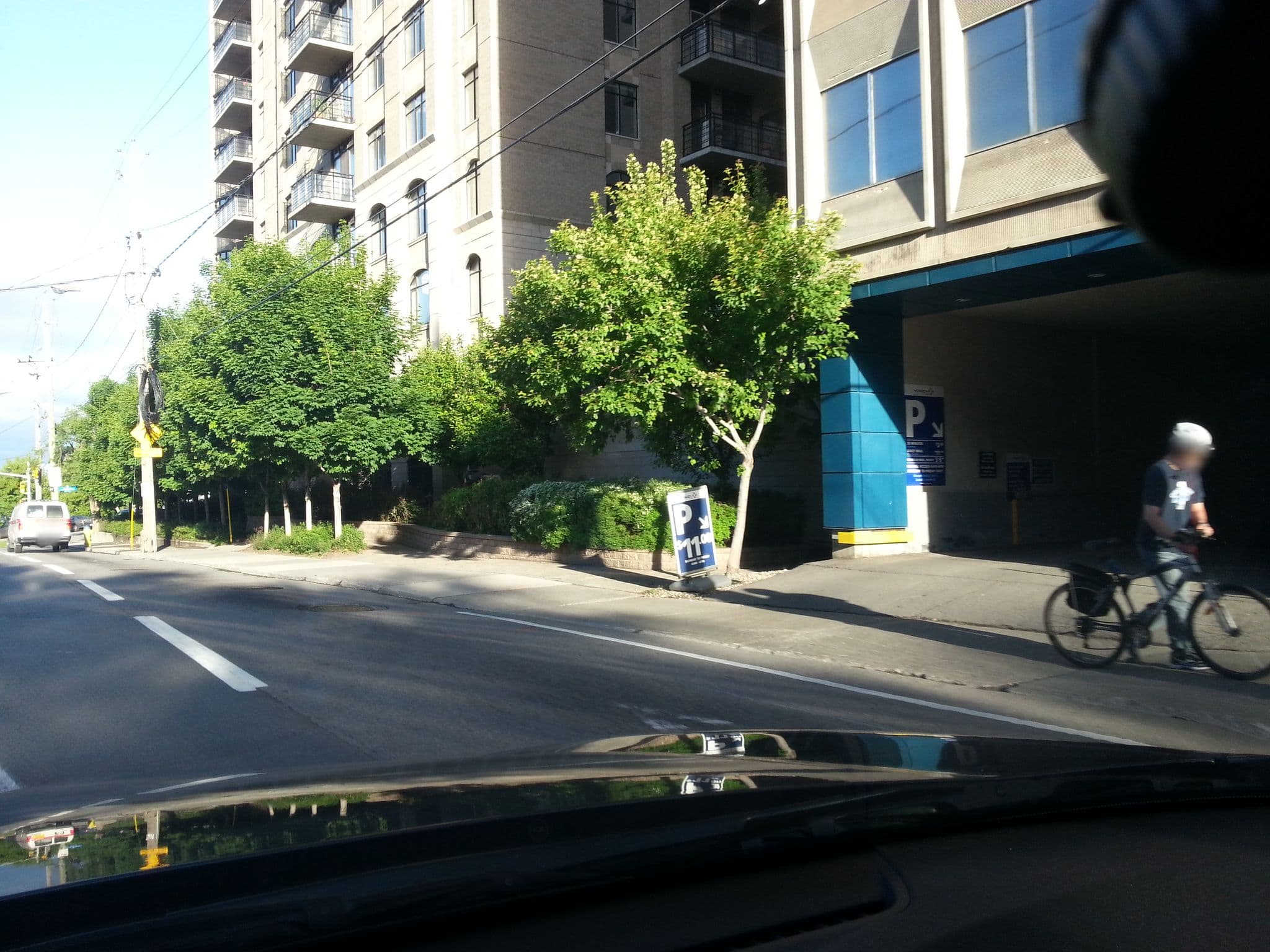 Street view near Travelodge by Wyndham, Centretown — © rps333 (CC BY-SA · Mapillary)