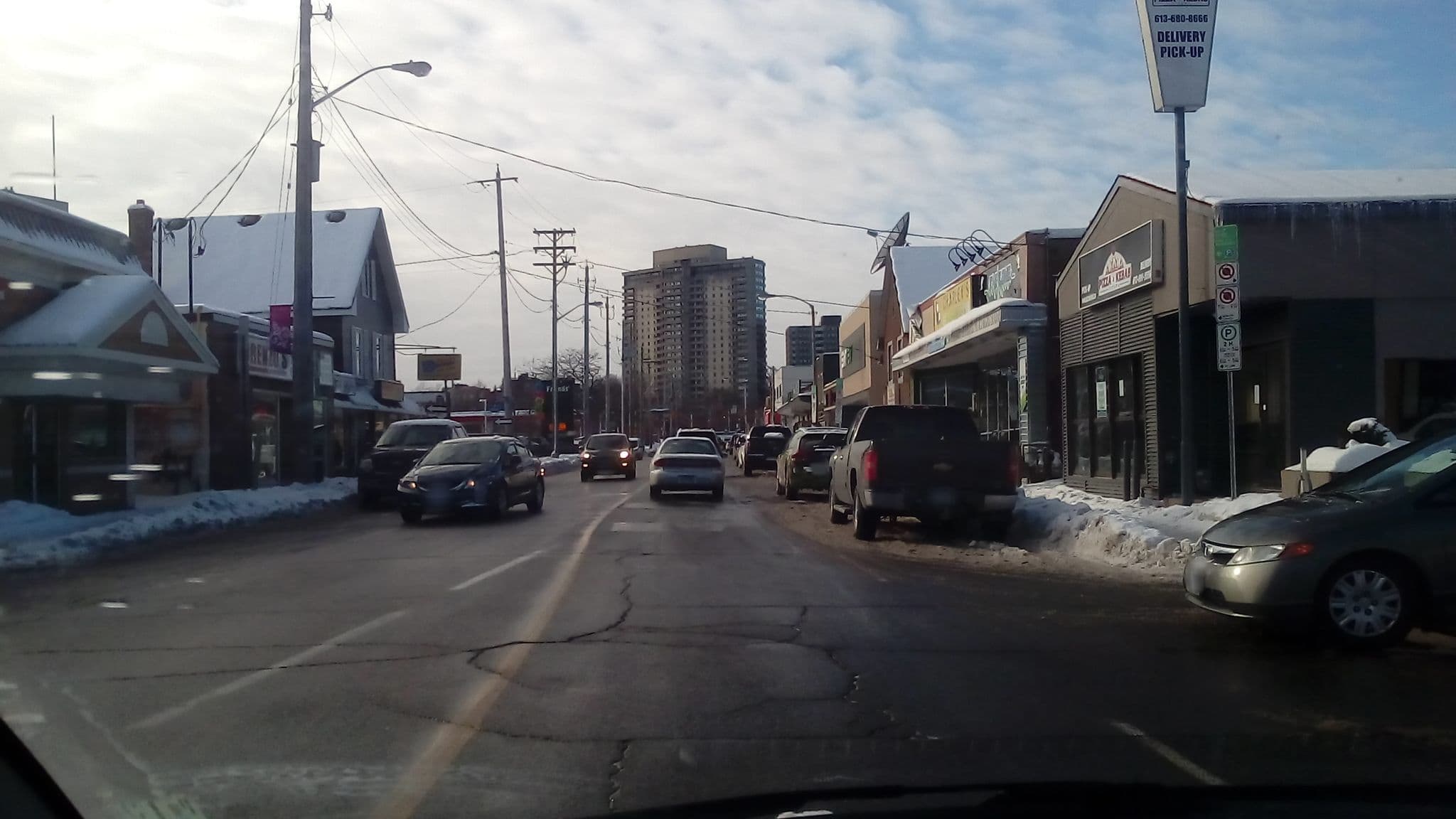 Street view near Econolodge Downtown East, Vanier — © thelogicalviolinist (CC BY-SA · Mapillary)