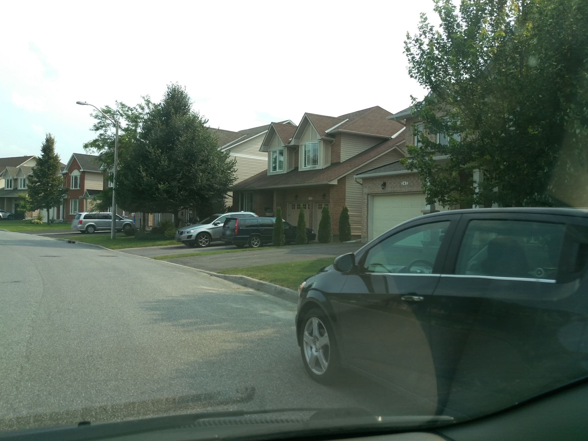 Street view near ChaletSelect, Queenswood Heights — © thelogicalviolinist (CC BY-SA · Mapillary)