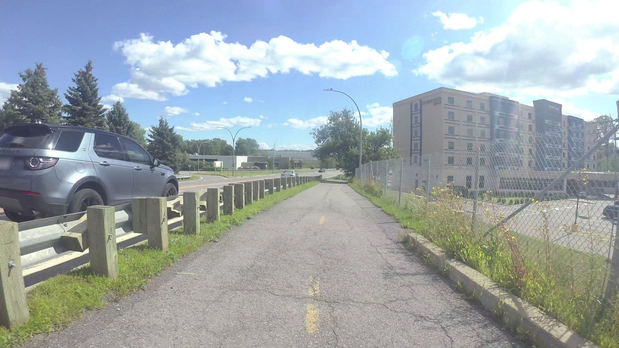 Street view near Courtyard by Marriott, Baie-D'Urfé — © VdM (CC BY-SA · Mapillary)
