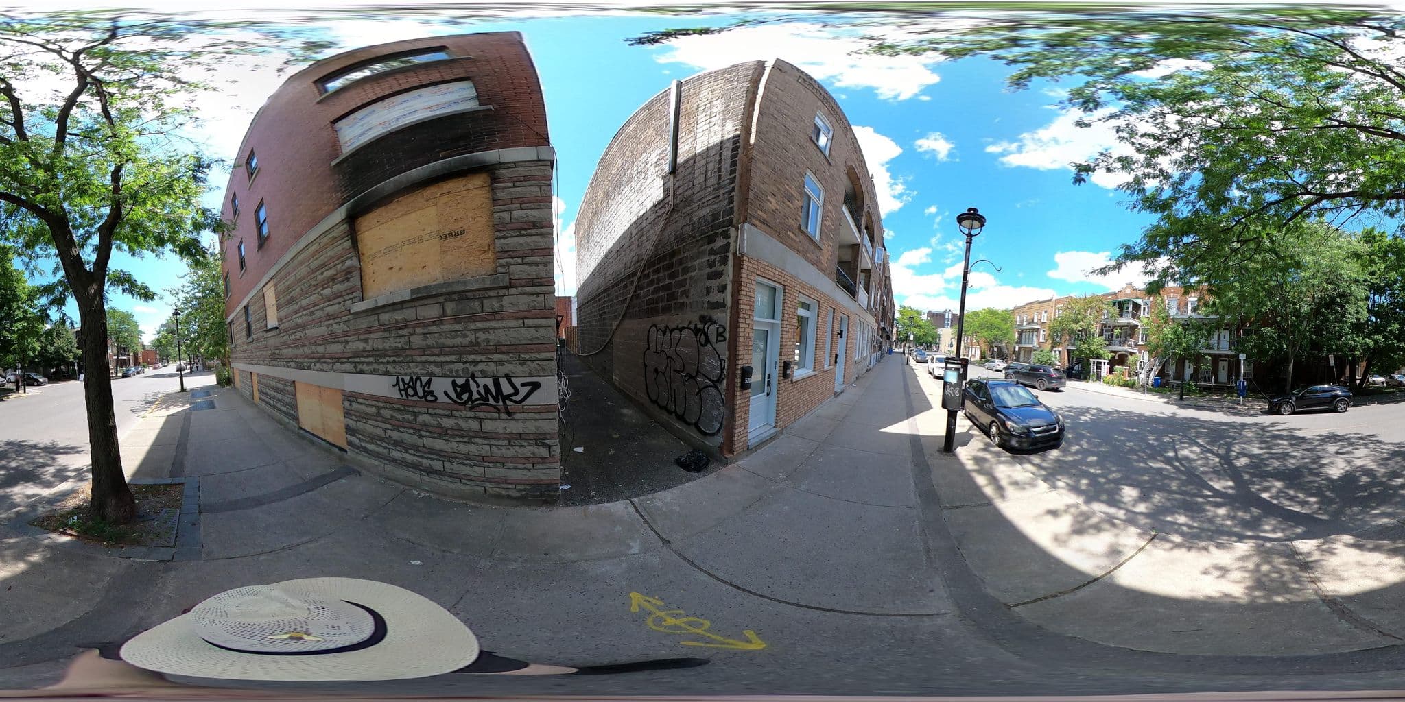 Street view near Melrose Place R&D, Verdun — © une_abeille (CC BY-SA · Mapillary)