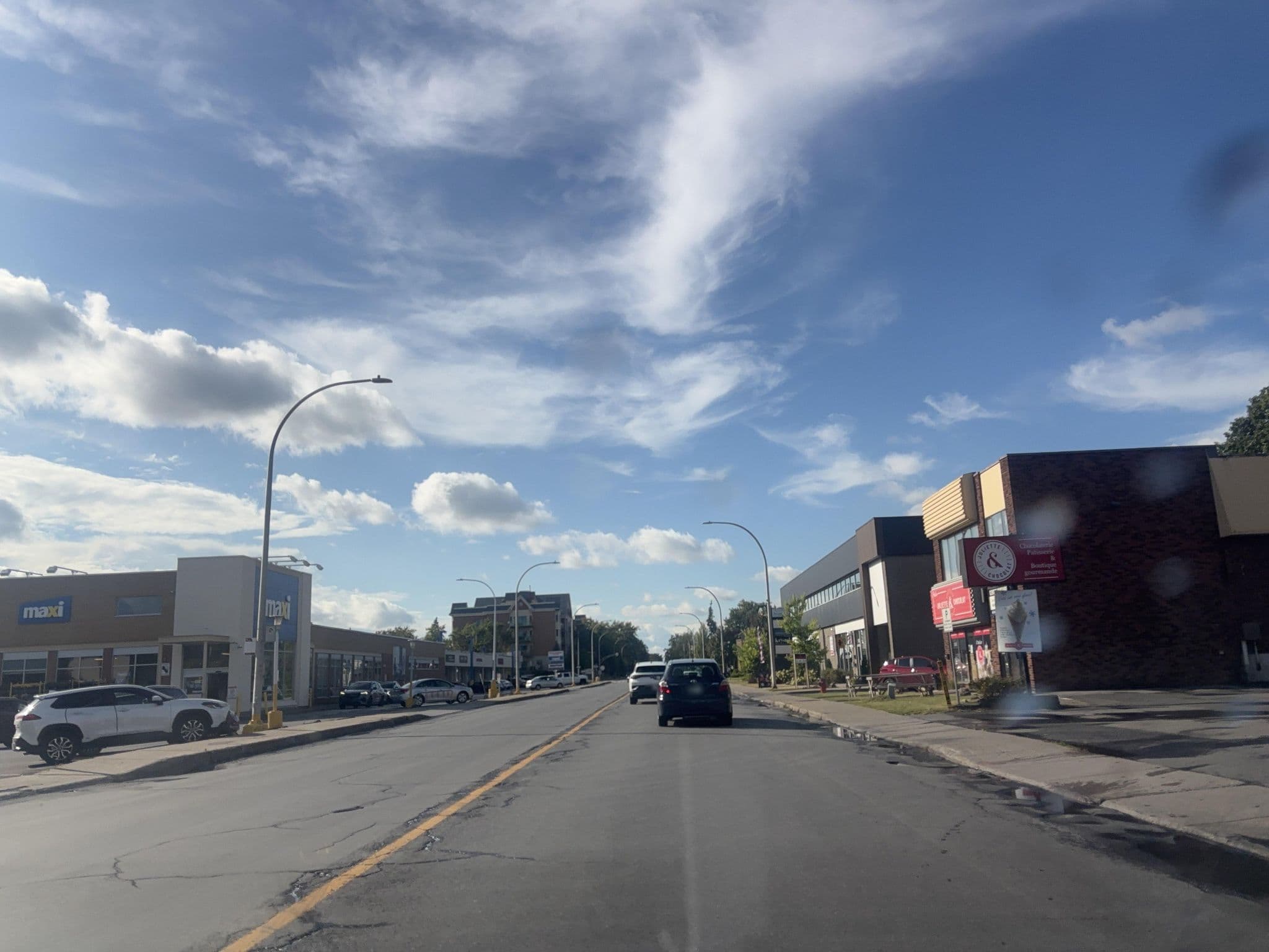 Street view near Voyages Vasco Greenfield Park, LeMoyne — © speedracr29 (CC BY-SA · Mapillary)