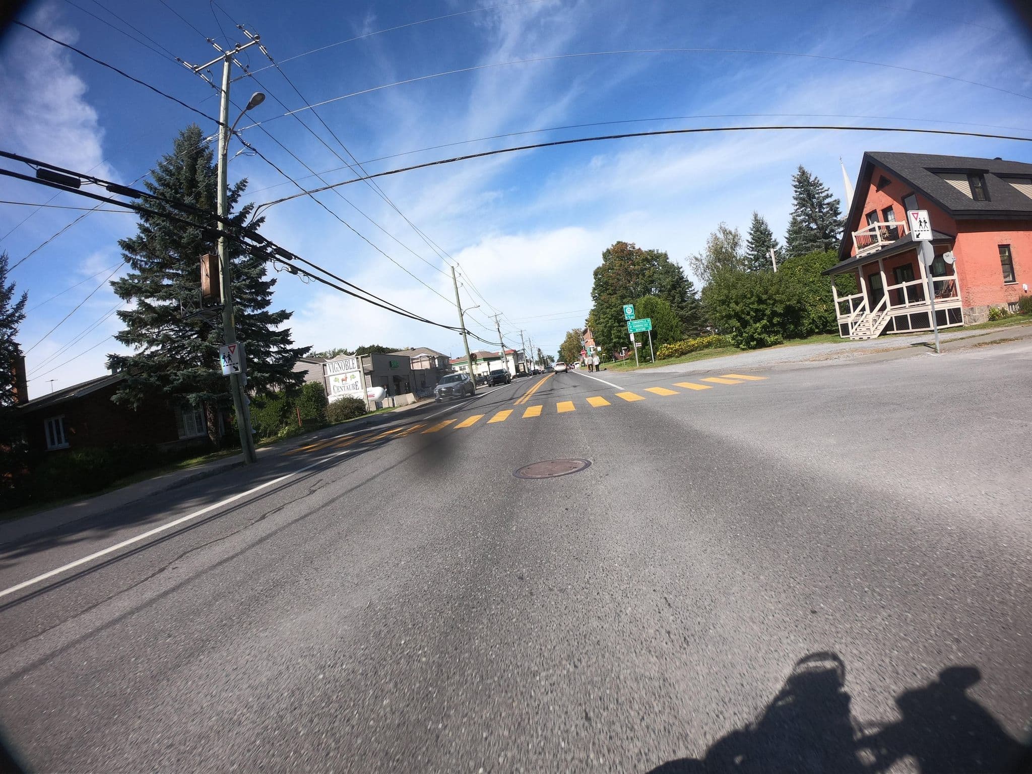 Street view near Auberge des Vignobles, Dunham — © pfbreton (CC BY-SA · Mapillary)