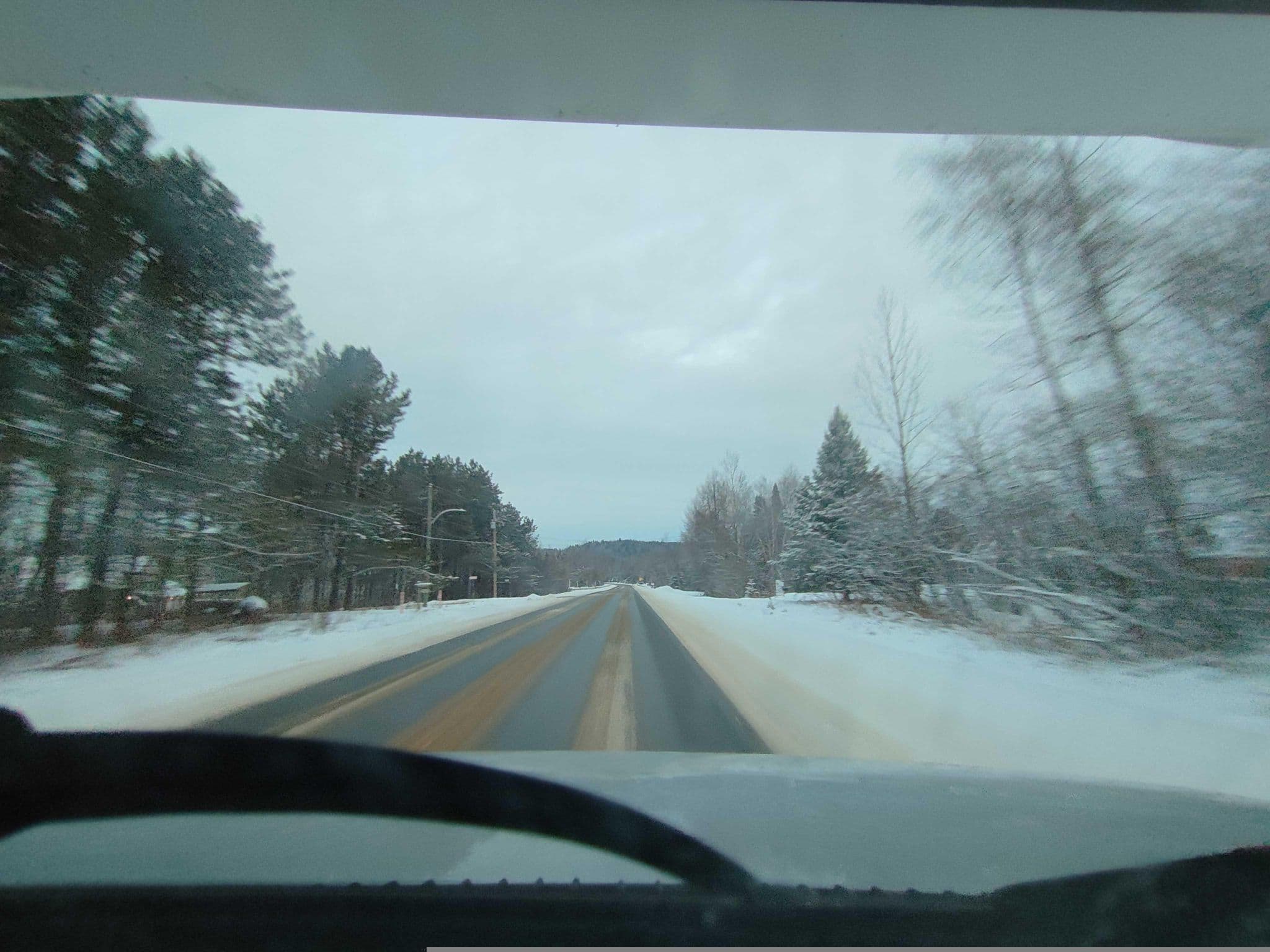 Street view near Comme Ô Chalet Gîte and Maison d'Hôtes Orford, Magog — © kibour (CC BY-SA · Mapillary)