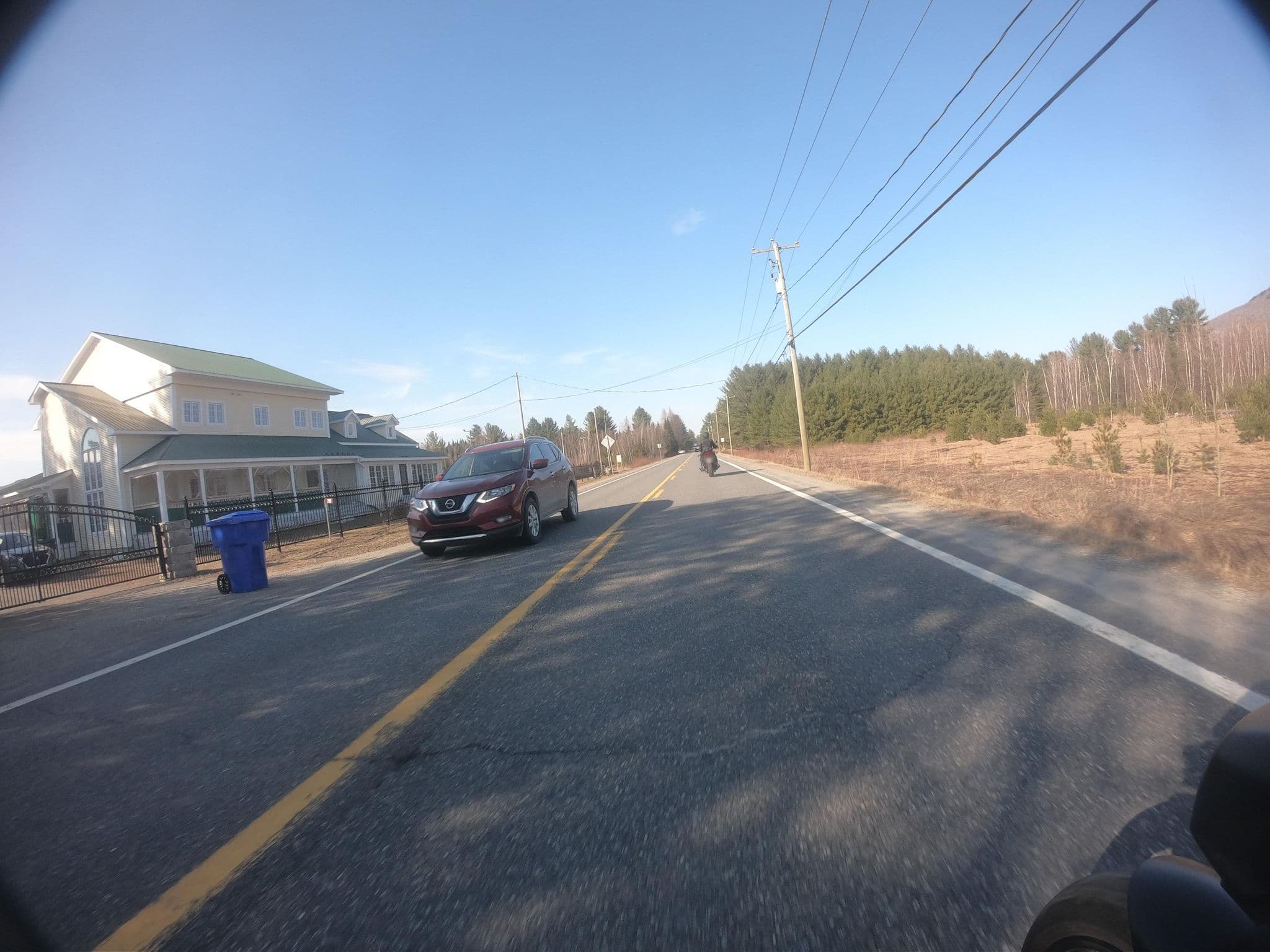 Street view near Auberge du Petit Randonneur, Lac-Brome — © pfbreton (CC BY-SA · Mapillary)