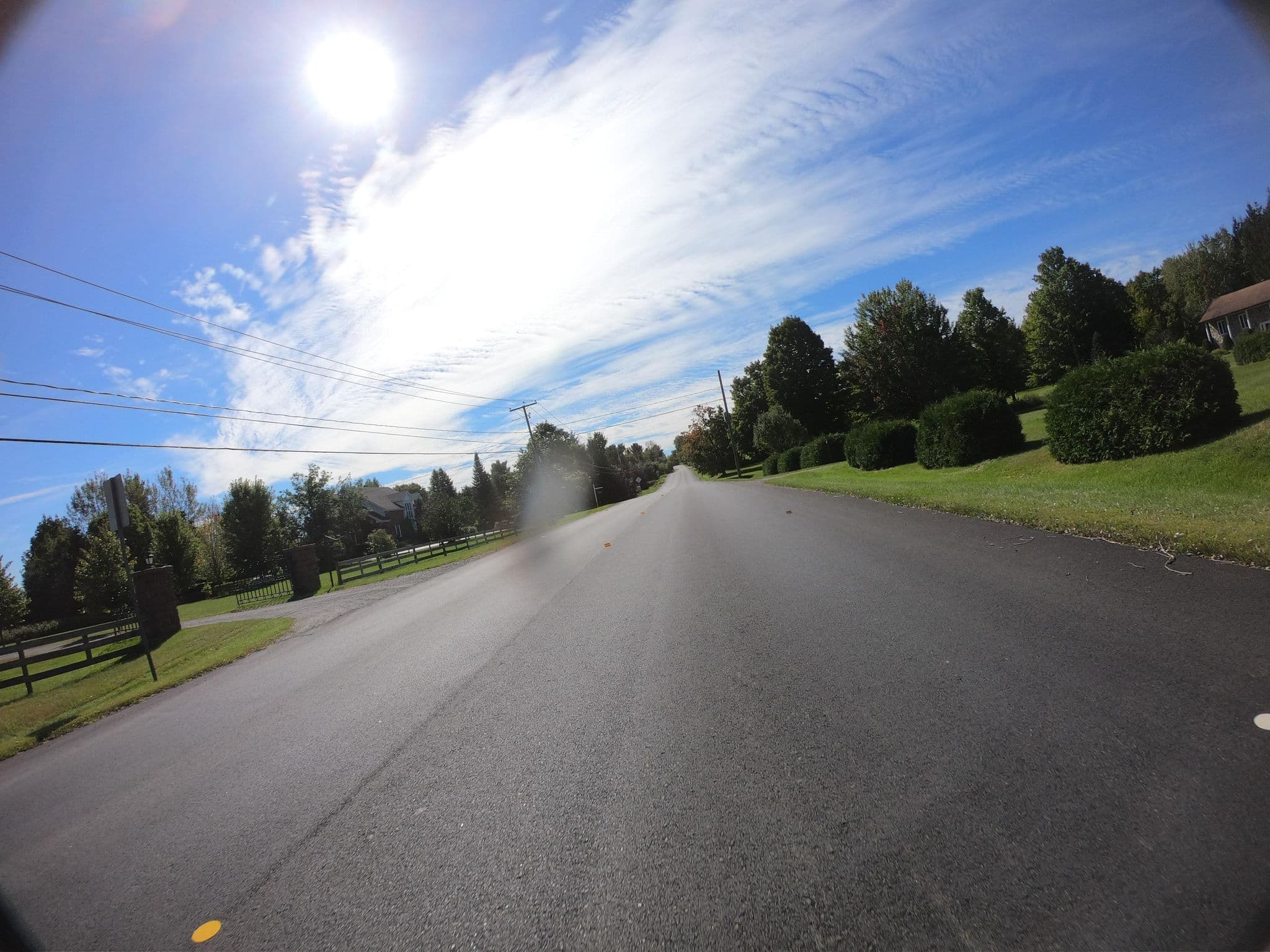 Street view near Gîte Au Refrain Des Temps, Magog — © pfbreton (CC BY-SA · Mapillary)