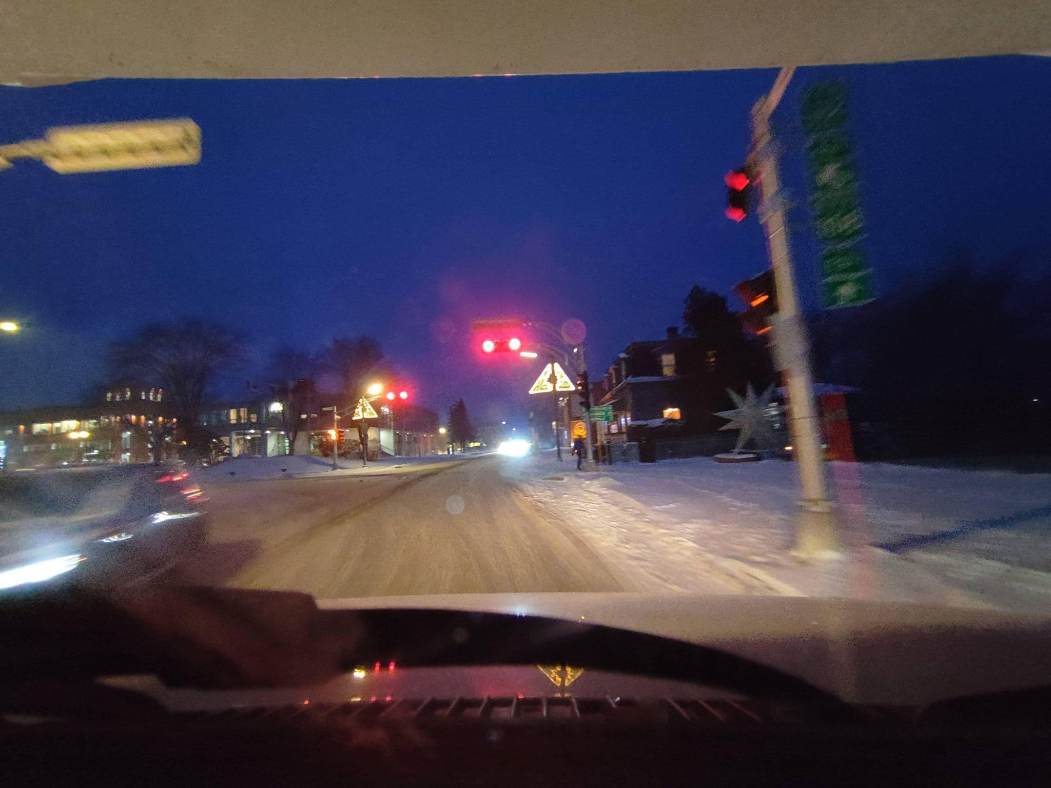 Street view near Le Point Du Jour, Magog — © kibour (CC BY-SA · Mapillary)