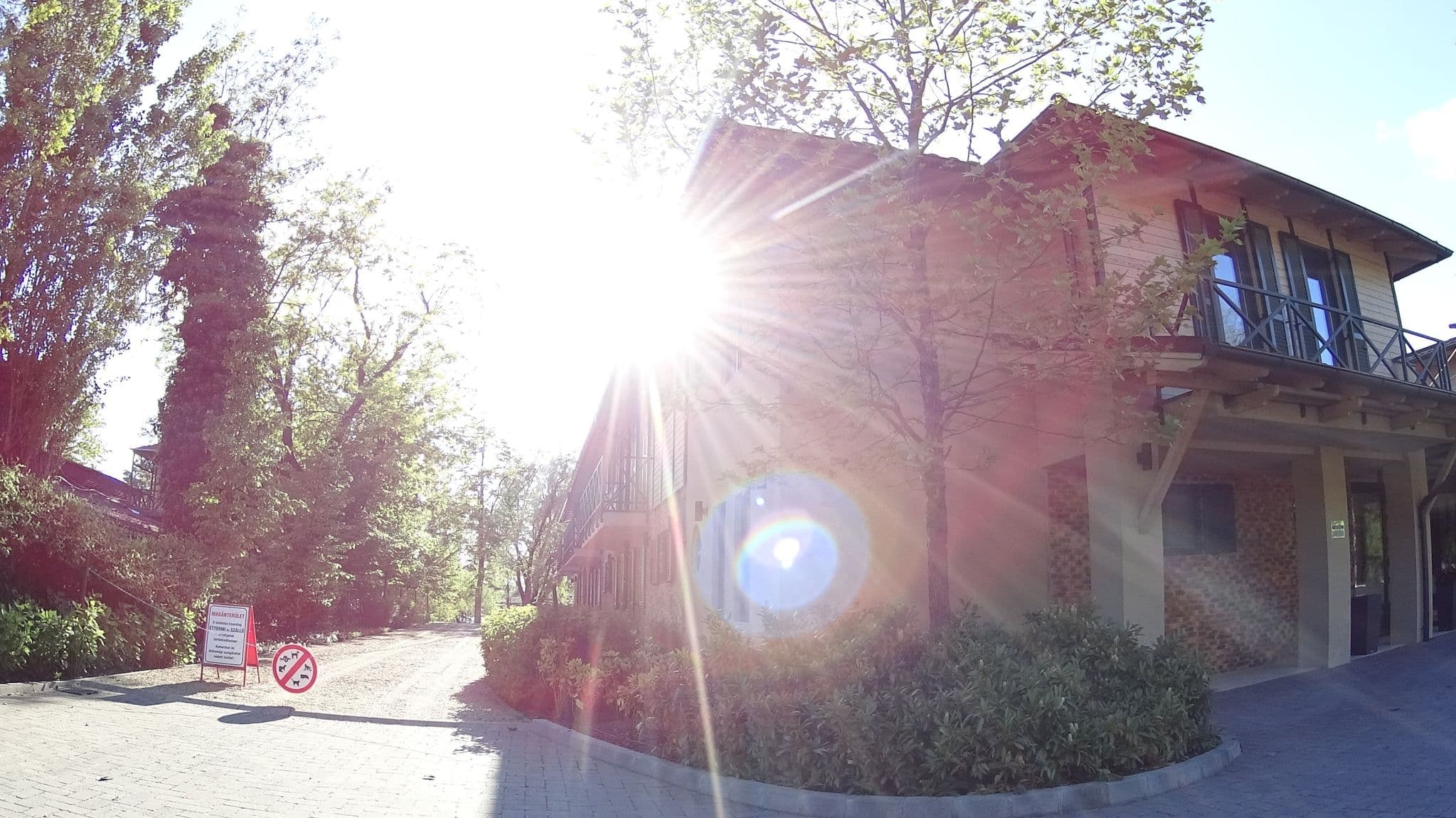 Street view near Duna Garden, Gubacs — © tamas (CC BY-SA · Mapillary)