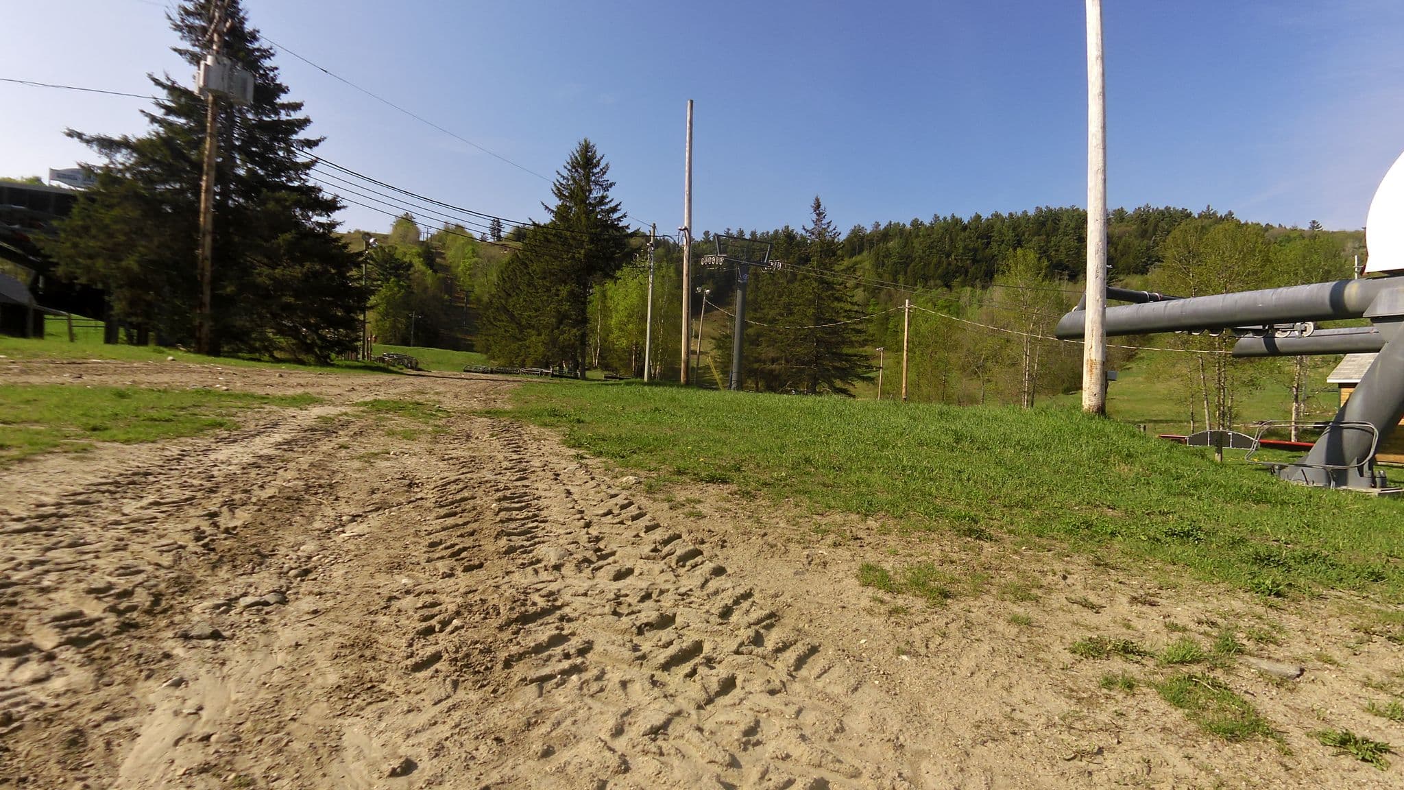 Street view near Edelweiss Valley Resort, Wakefield — © rps333 (CC BY-SA · Mapillary)