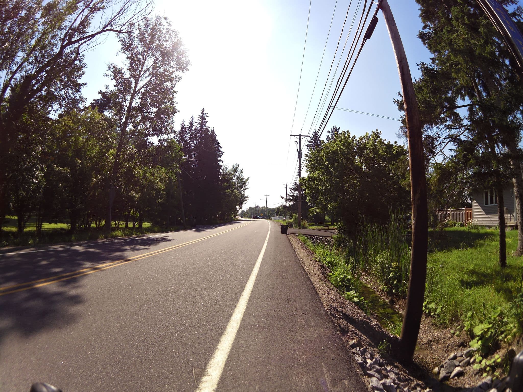 Street view near Chevalier Gallant, Chelsea — © mronewheeldrive (CC BY-SA · Mapillary)
