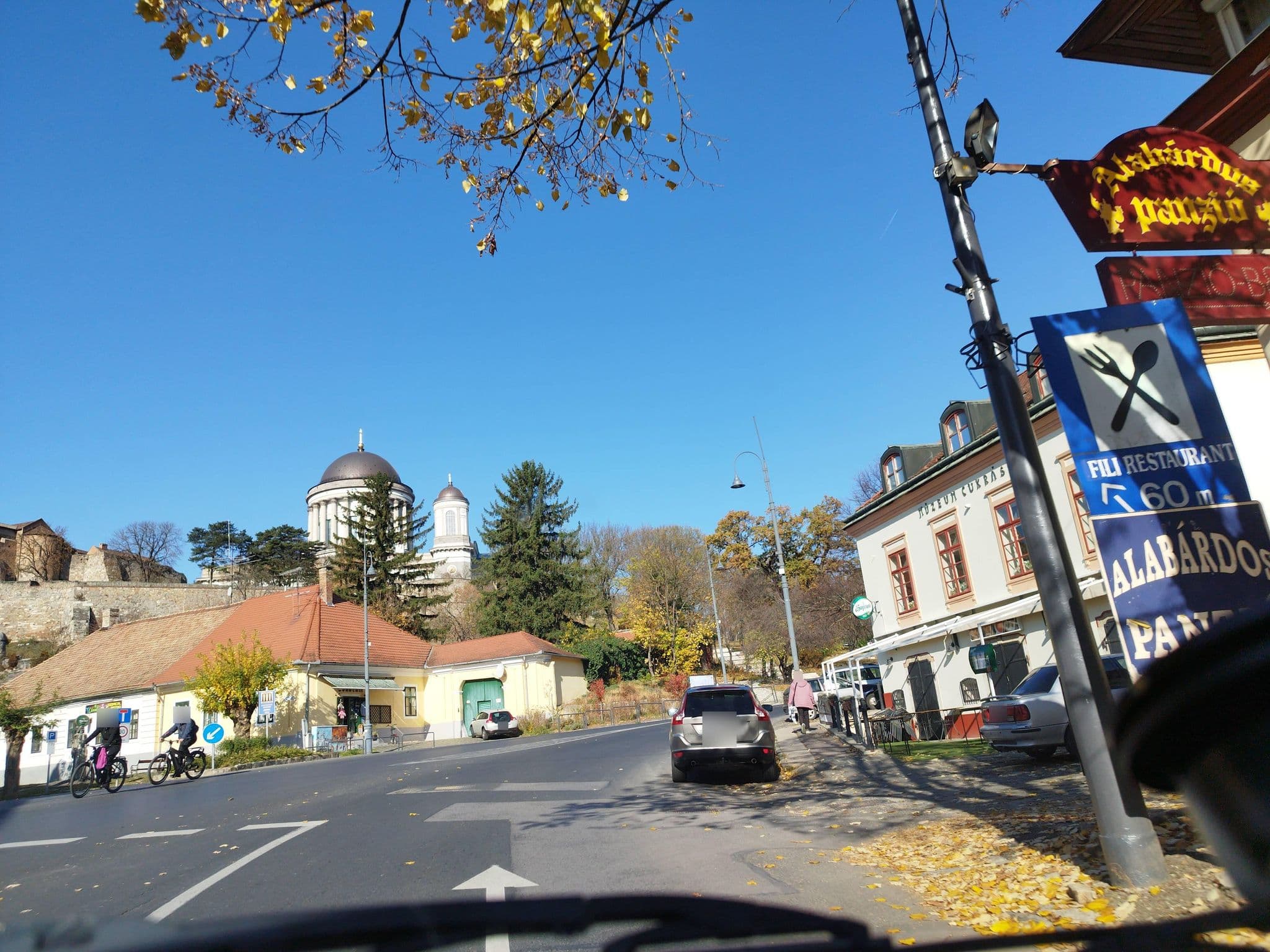 Street view near Alabárdos Panzió, Esztergom — © grozsa11 (CC BY-SA · Mapillary)