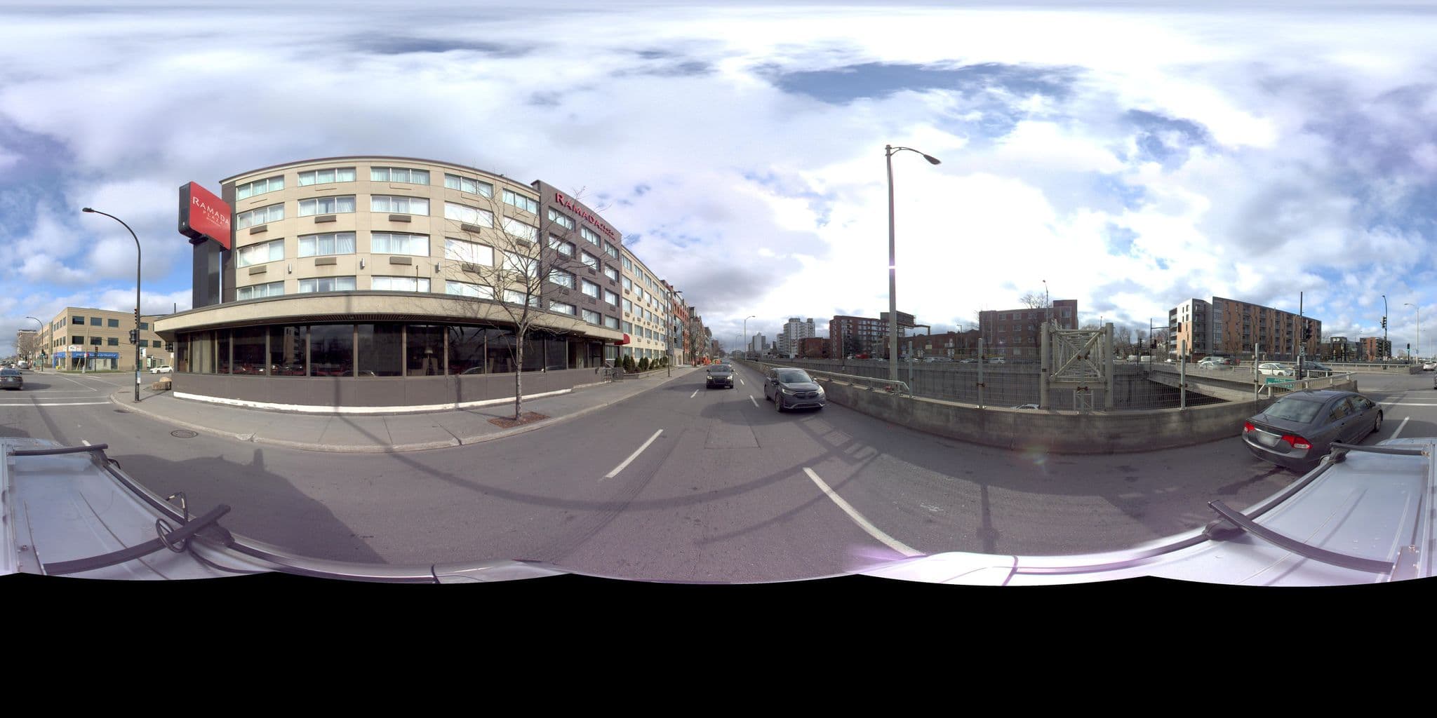 Street view near Ramada Plaza, Hampstead — © VdM (CC BY-SA · Mapillary)