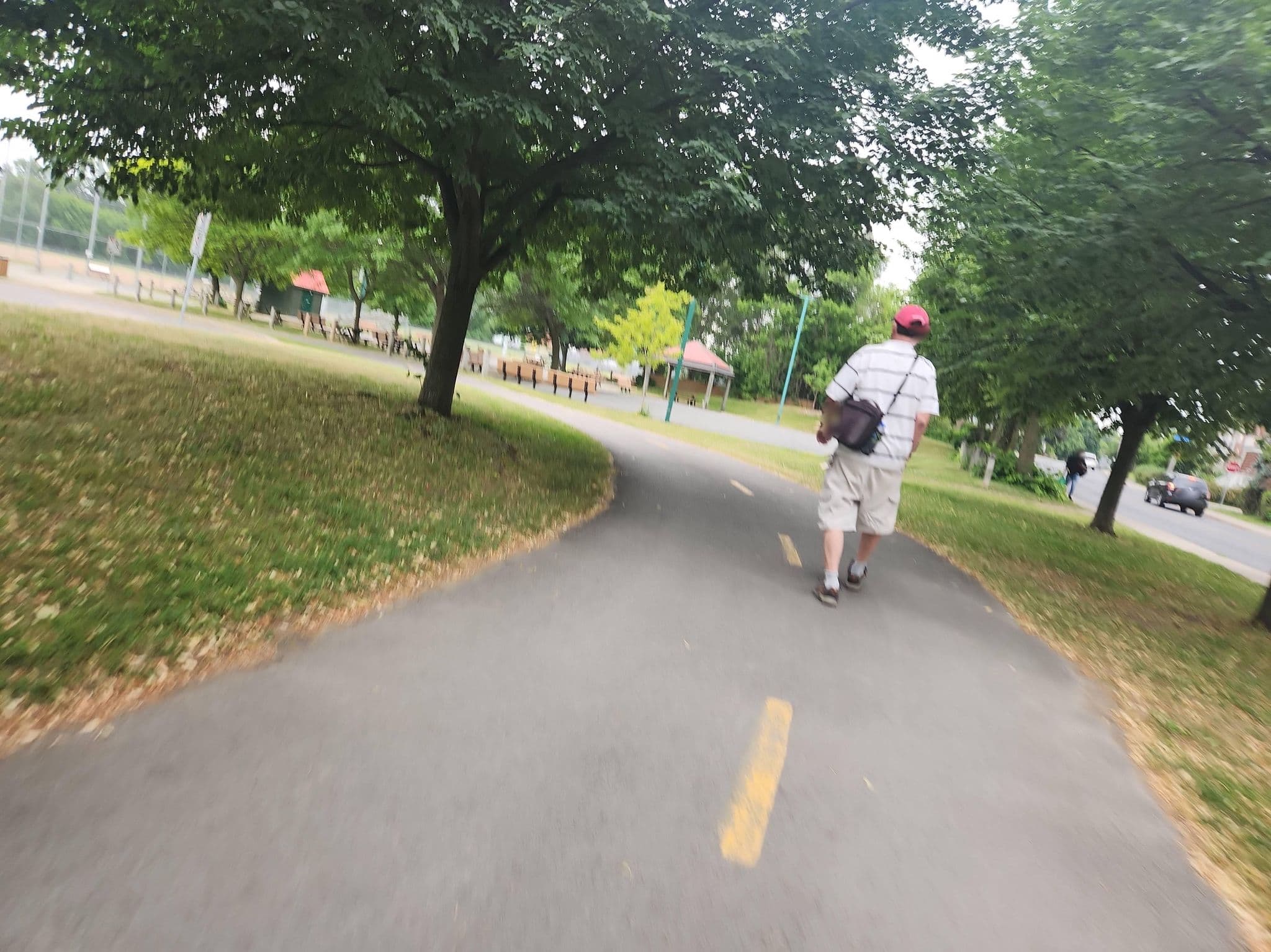 Street view near Gîte du Marigot, Ahuntsic-Cartierville — © hnn (CC BY-SA · Mapillary)
