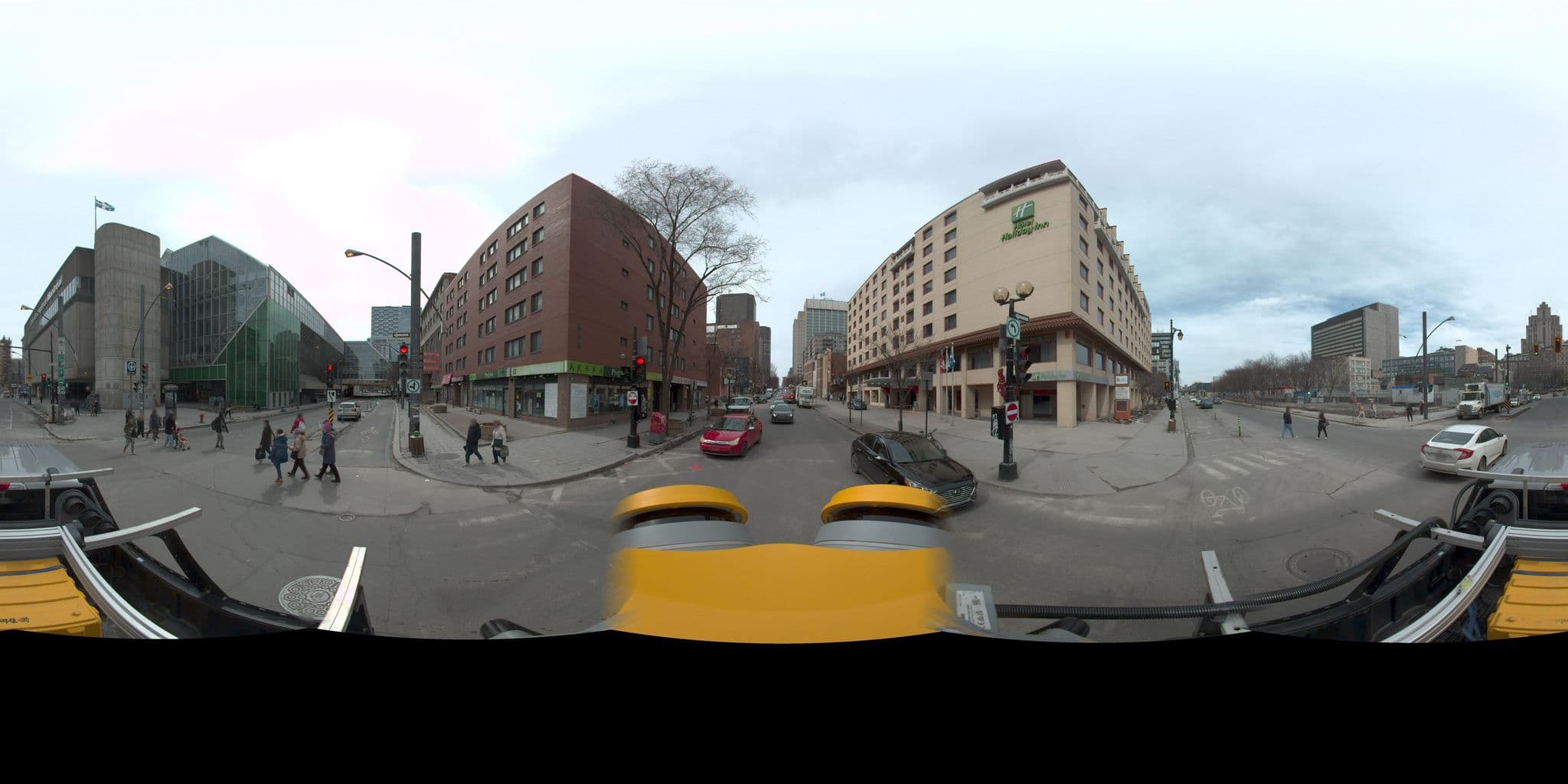 Street view near Pool, Ville-Marie — © VdM (CC BY-SA · Mapillary)