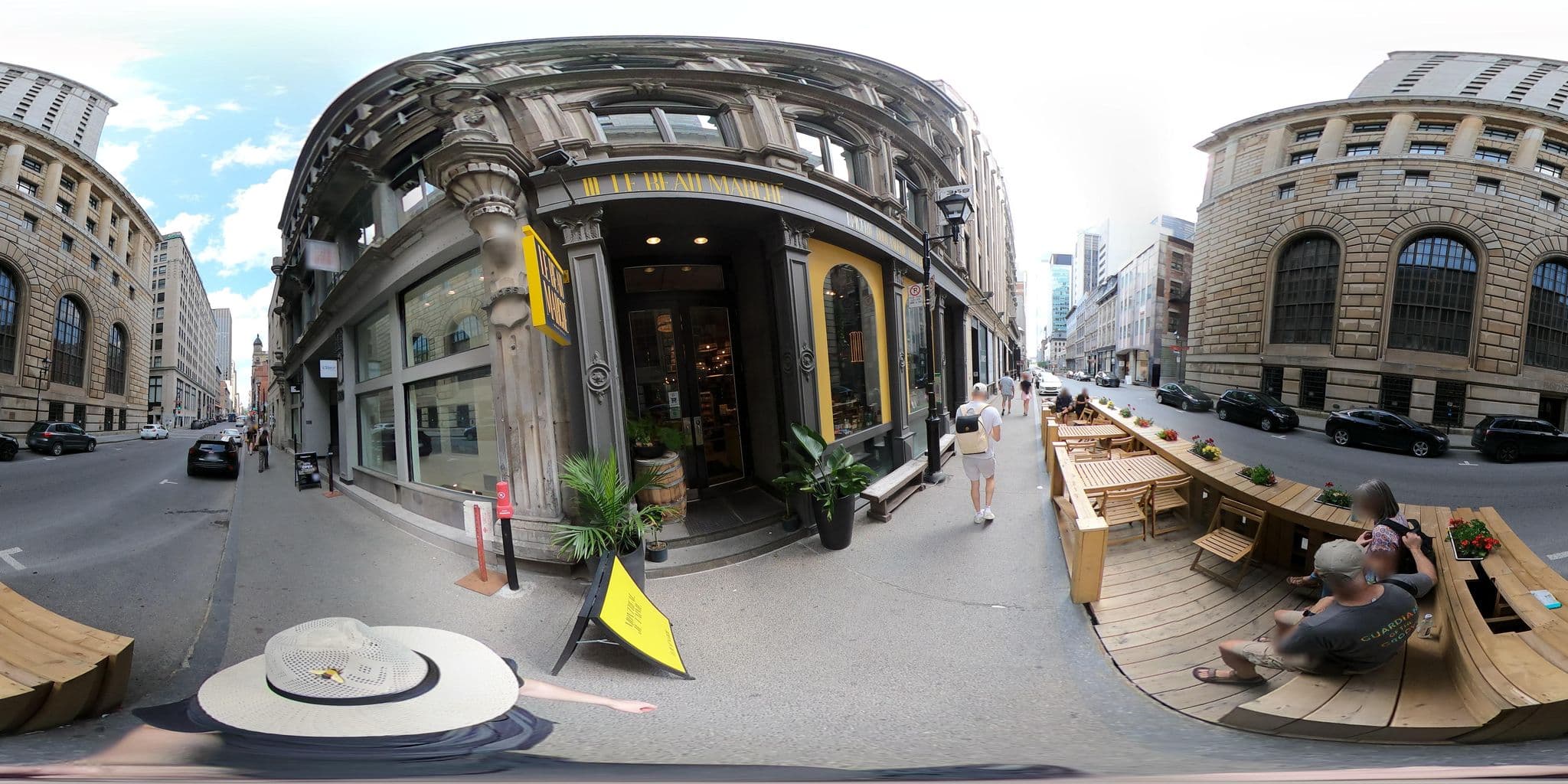 Street view near Hotel Management International Inc, Ville-Marie — © une_abeille (CC BY-SA · Mapillary)