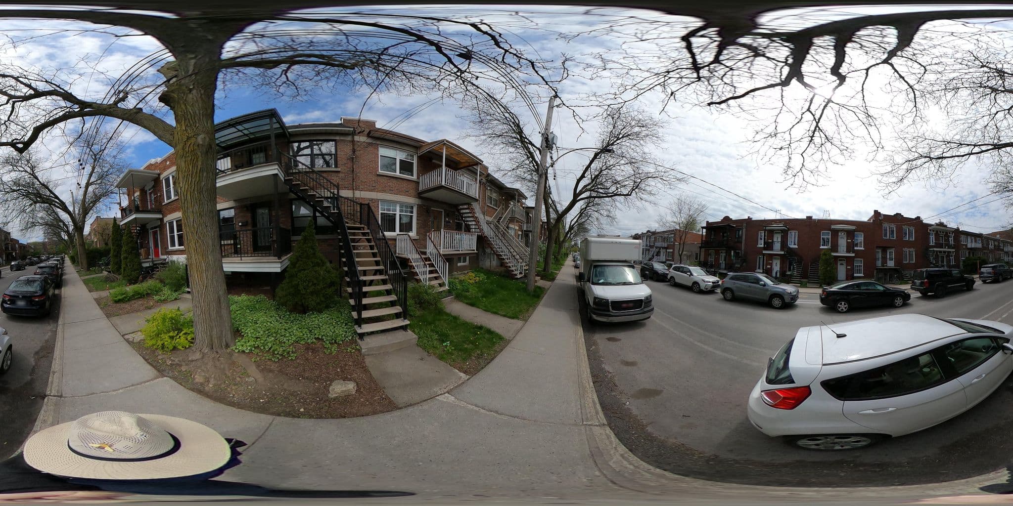 Street view near Hotel Le Victorin, Ct 0030 — © une_abeille (CC BY-SA · Mapillary)