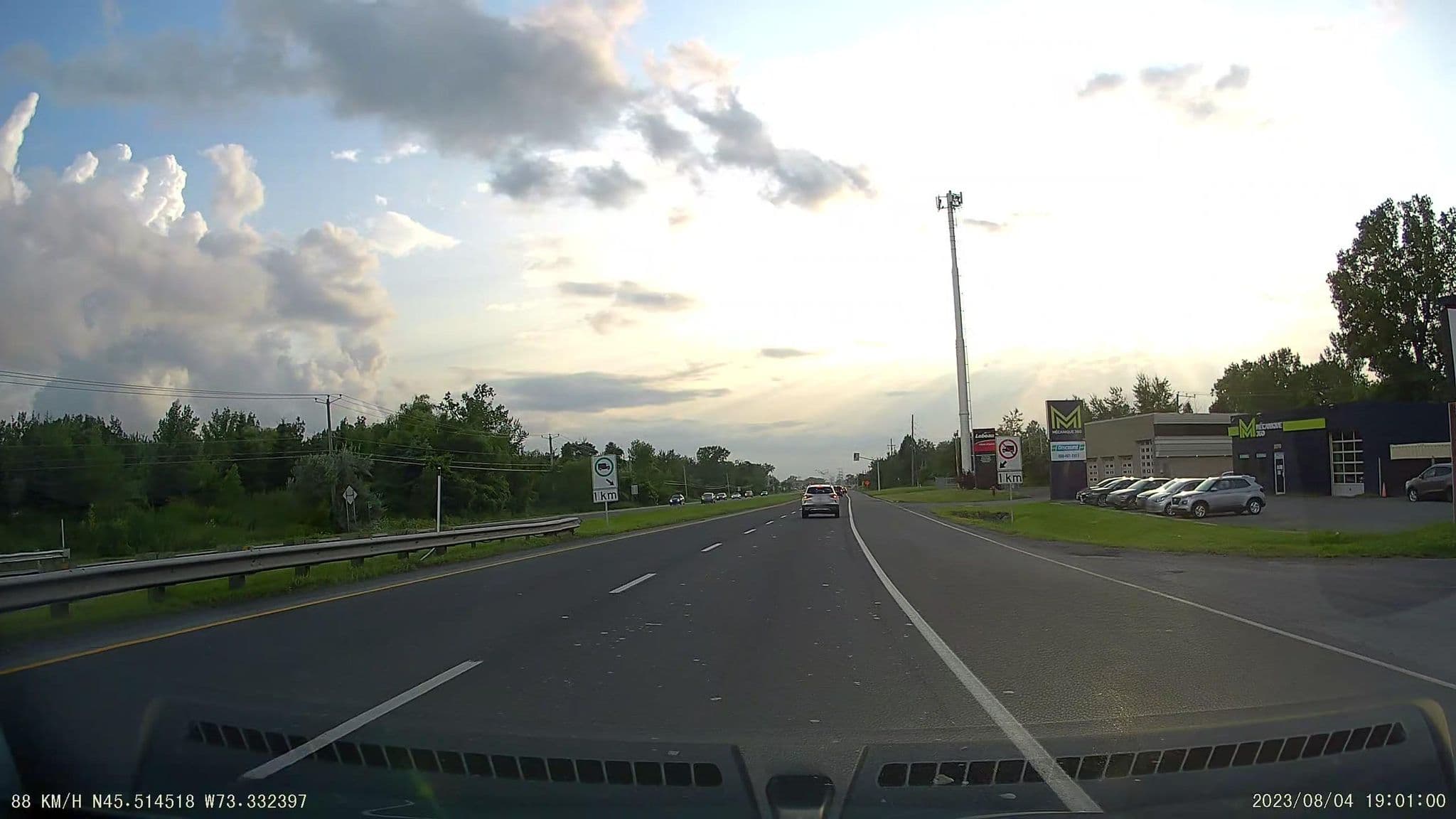 Street view near Motel Baoma Inc, Saint-Bruno-de-Montarville — © Encrypted (CC BY-SA · Mapillary)