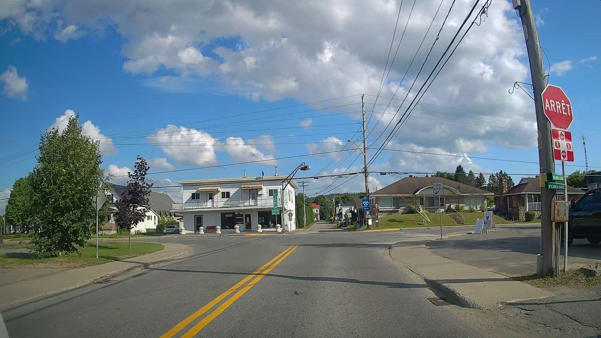 Street view near Auberge Emilie, Saint-Jean-de-Matha — © Encrypted (CC BY-SA · Mapillary)