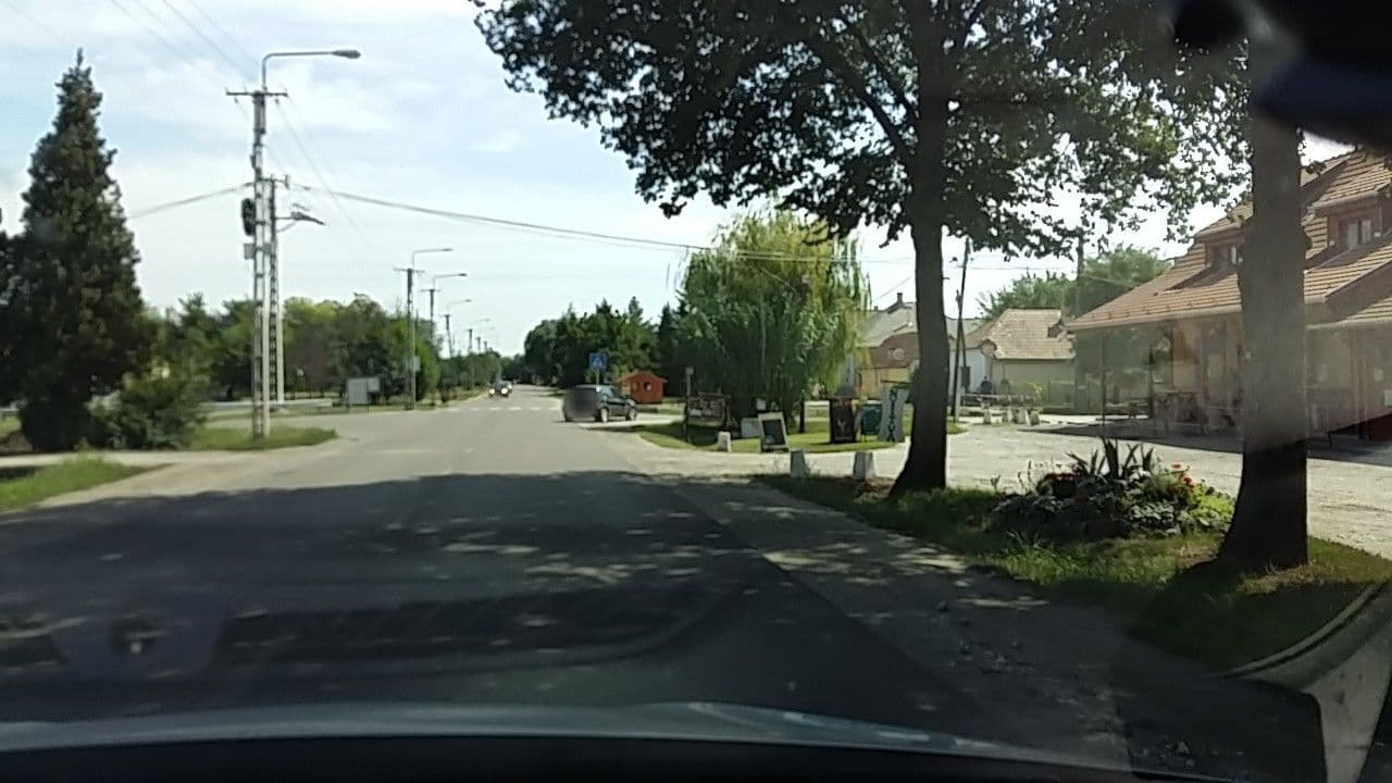 Street view near Sárga Csikó Falatozó és Vendégház, Maklár — © vst (CC BY-SA · Mapillary)