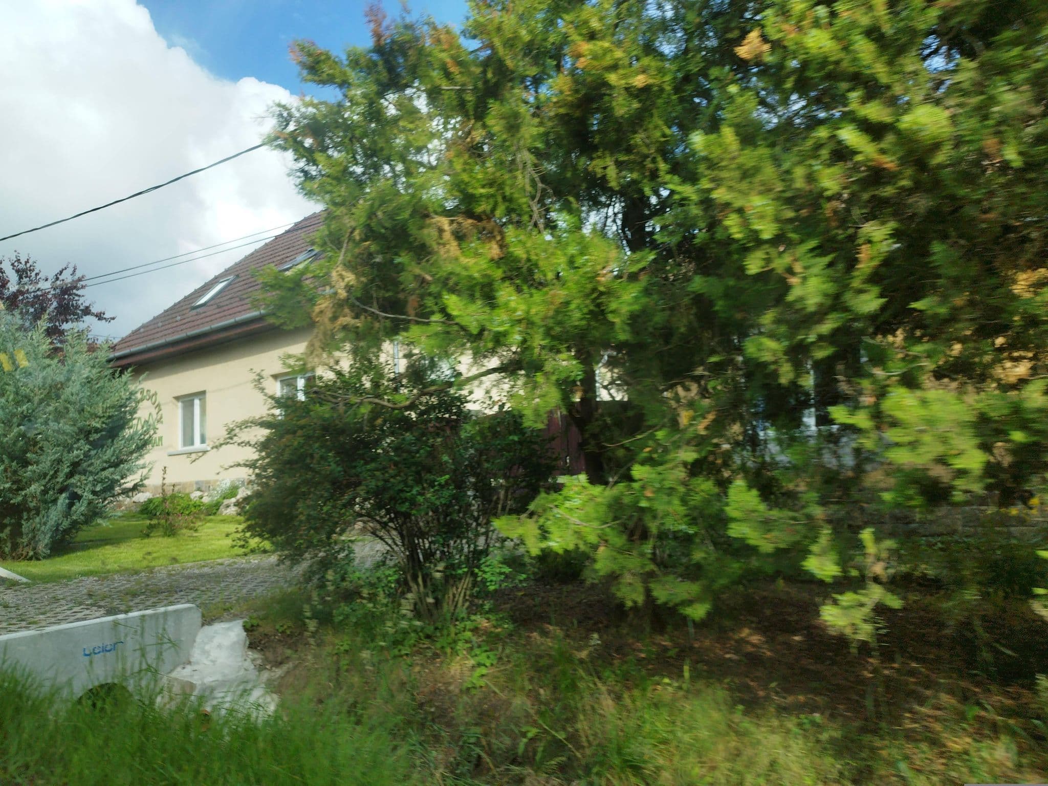 Street view near Börzsöny Apartman, Kismaros — © grozsa11 (CC BY-SA · Mapillary)