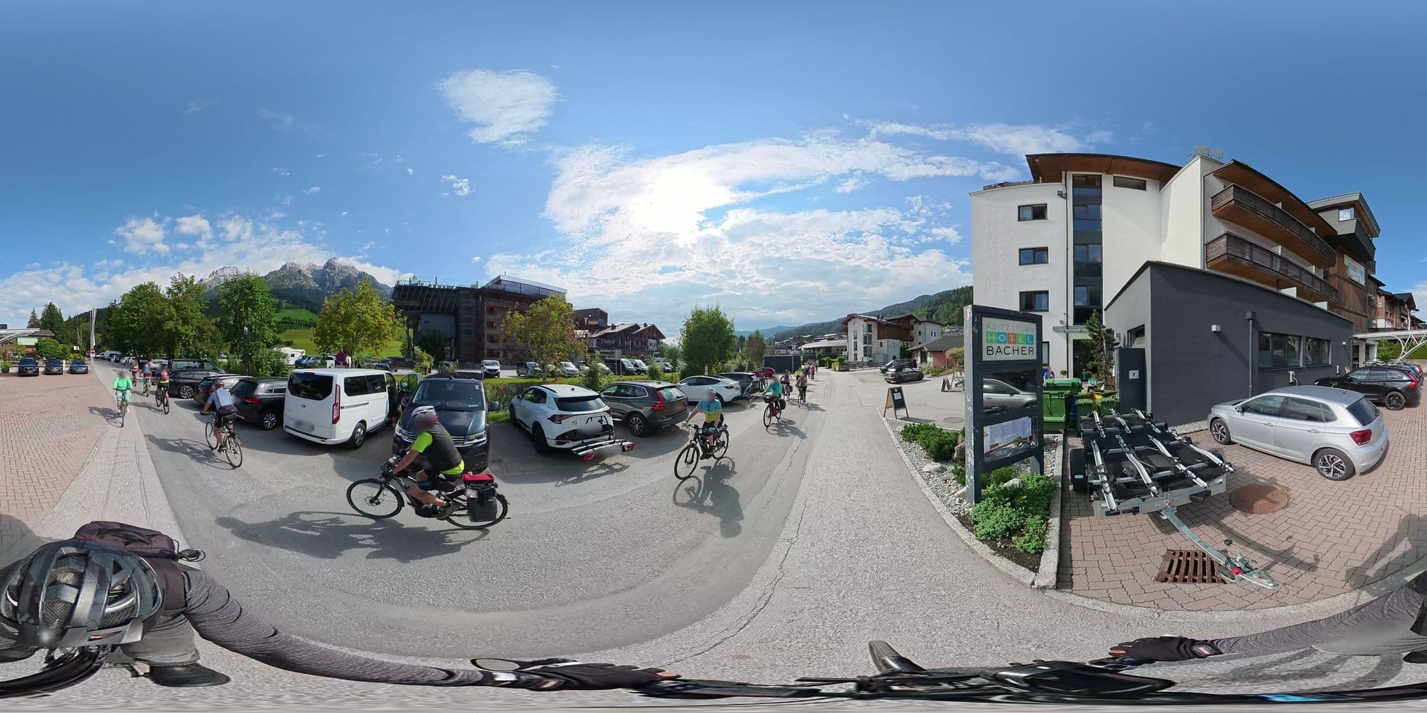 Street view near Hotel Bacher Asitzstubn, Saalbach — © osmplus_org (CC BY-SA · Mapillary)