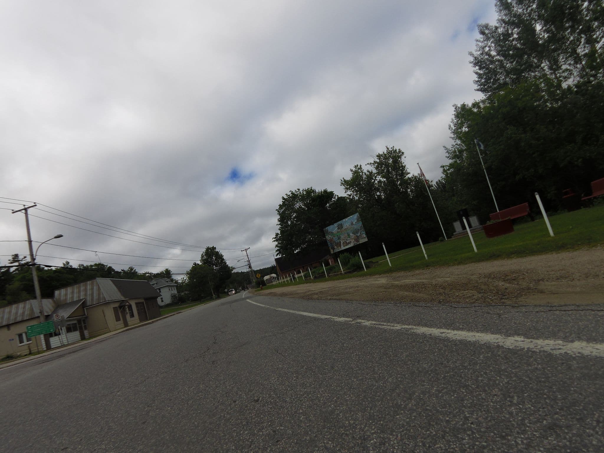 Street view near Lakeview Cottages & Camping, Fort-Coulonge — © hshearer (CC BY-SA · Mapillary)