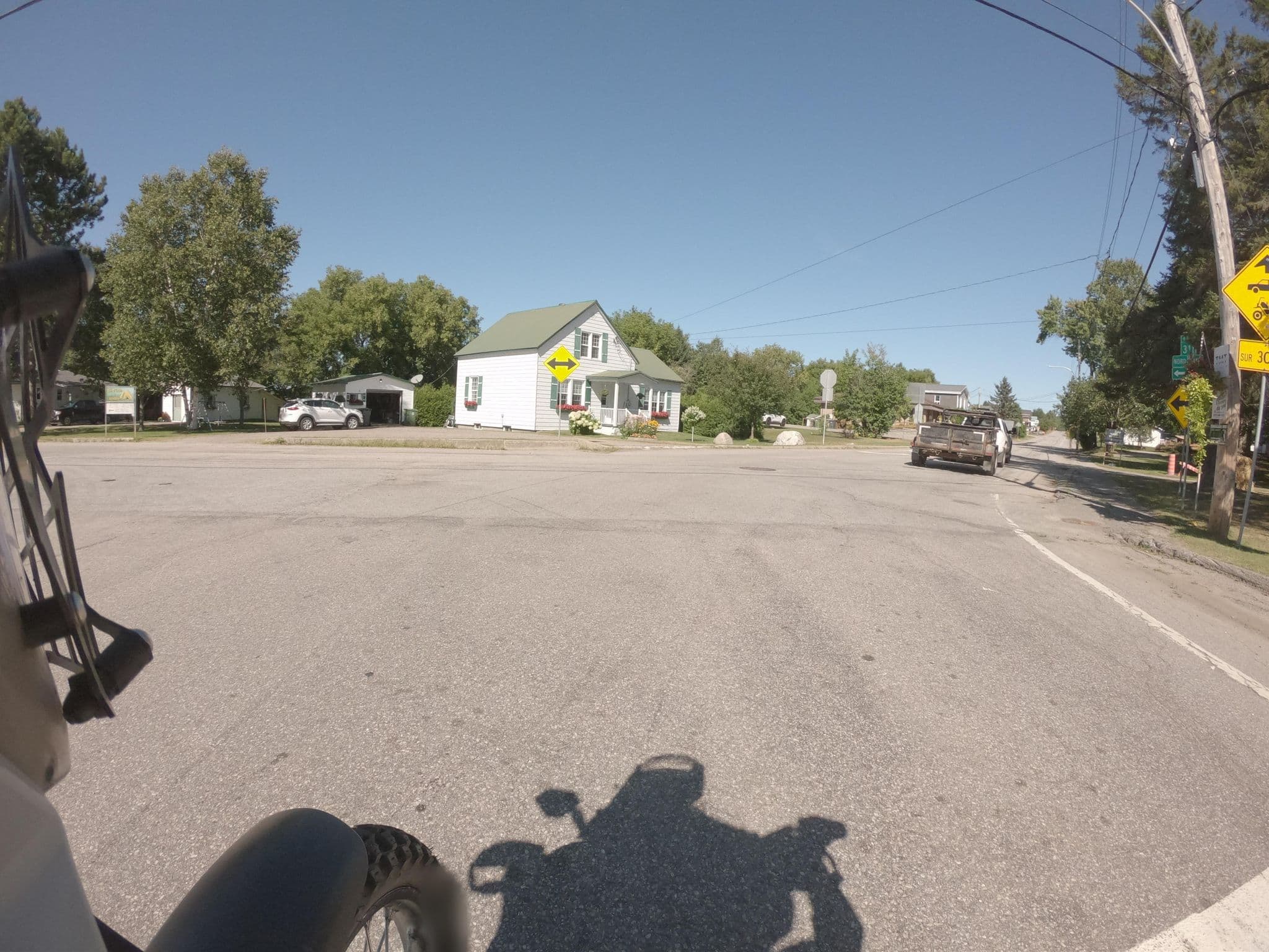 Street view near Village d'Accueil Touristique Hautes Laurentides, Mont-Laurier — © pfbreton (CC BY-SA · Mapillary)