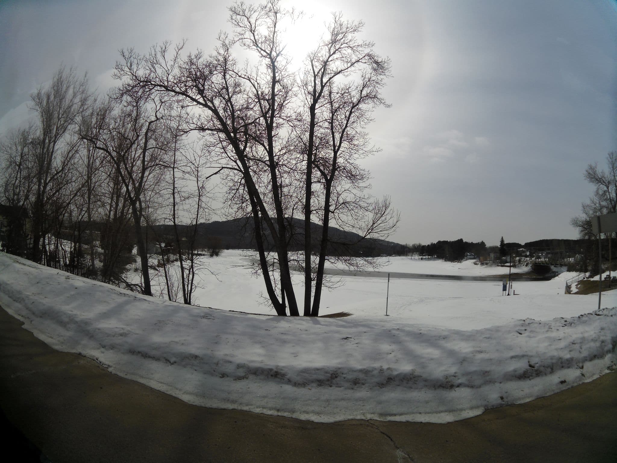 Street view near Auberge Presqu'ile, Maniwaki — © thelogicalviolinist (CC BY-SA · Mapillary)