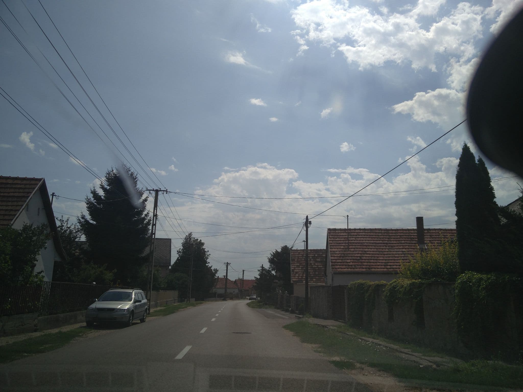 Street view near Nadapi Csillagvirág Vendégház, Velence — © kami911 (CC BY-SA · Mapillary)