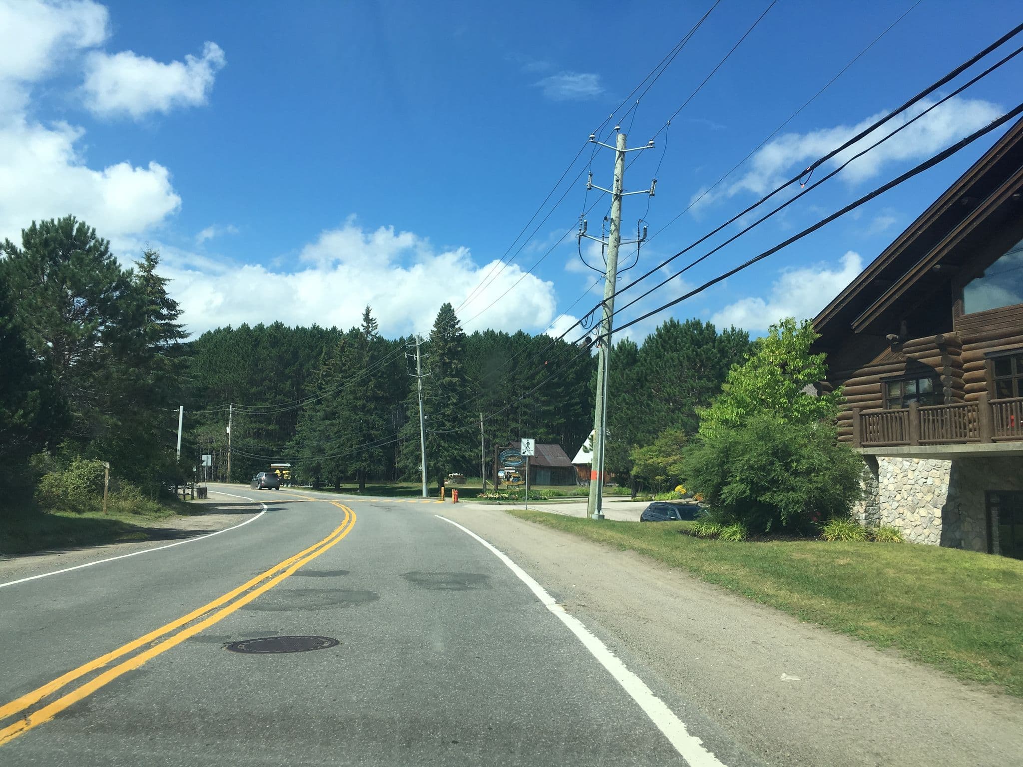 Street view near Grand Lodge Mont-Tremblant, Mont-Tremblant — © brandonc (CC BY-SA · Mapillary)