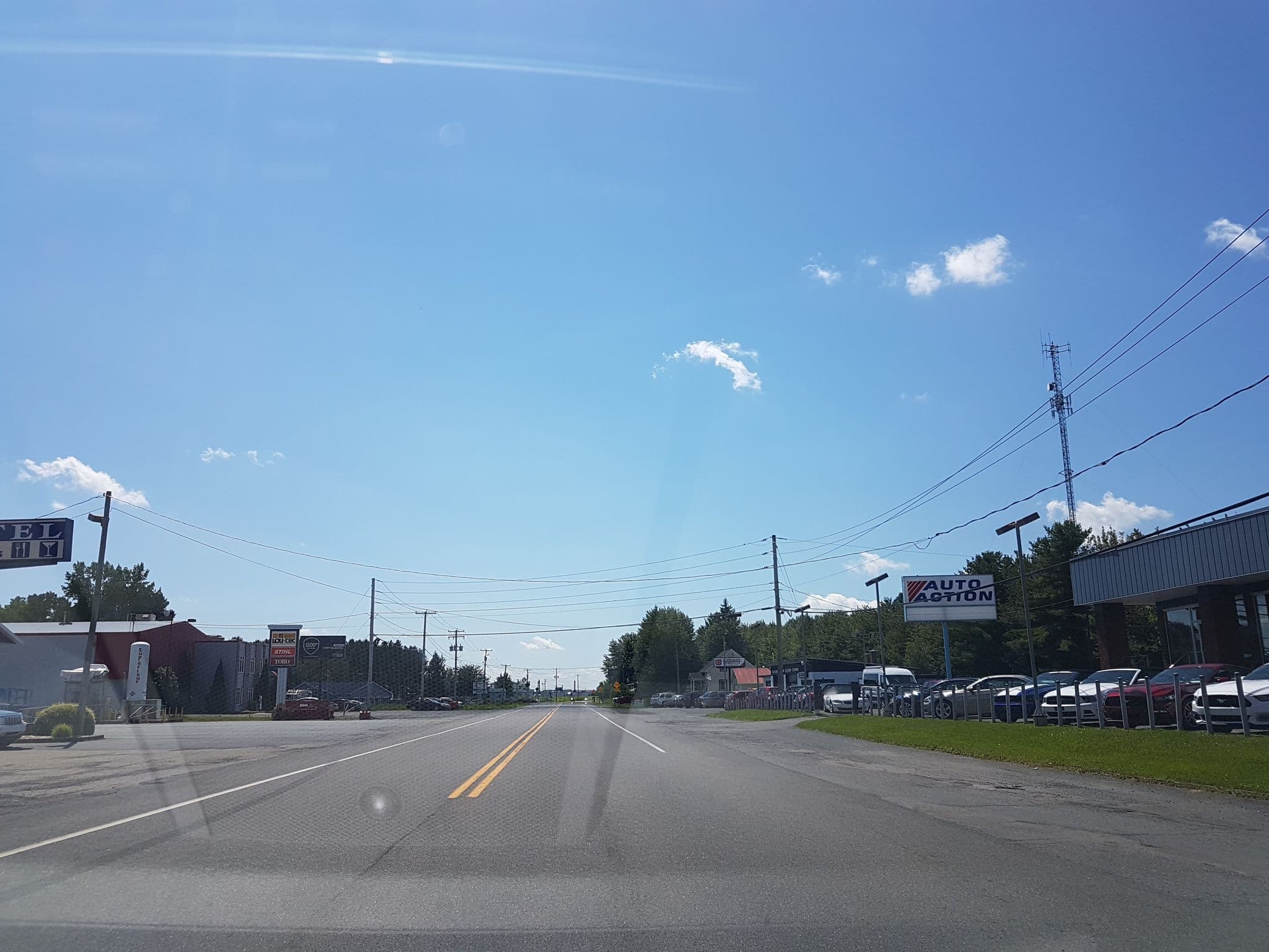 Street view near Motel le Villageois, Pierreville — © jopparn (CC BY-SA · Mapillary)