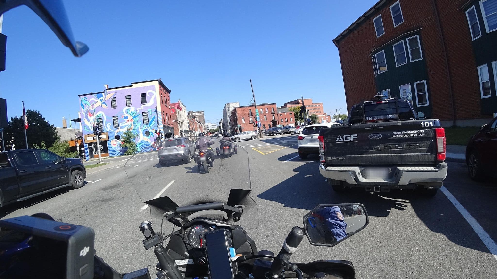 Street view near Delta Trois-Rivières et Centre des congrès, Trois-Rivières — © michelcouturemotomcm (CC BY-SA · Mapillary)