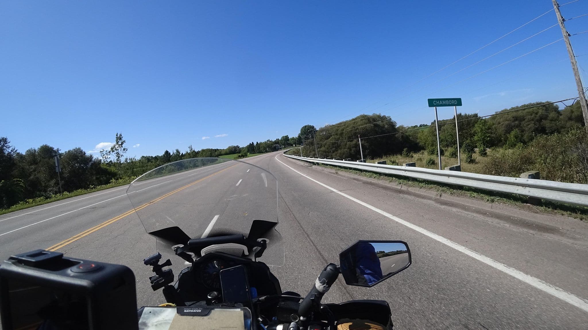 Street view near Motel Lac Saint-Jean, Chambord — © michelcouturemotomcm (CC BY-SA · Mapillary)