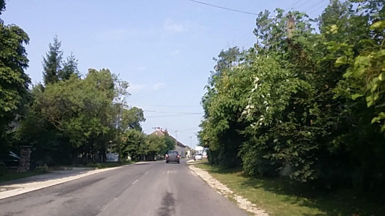 Street view near Káli Art Inn, Zánka — © utvonalfelmeresek (CC BY-SA · Mapillary)