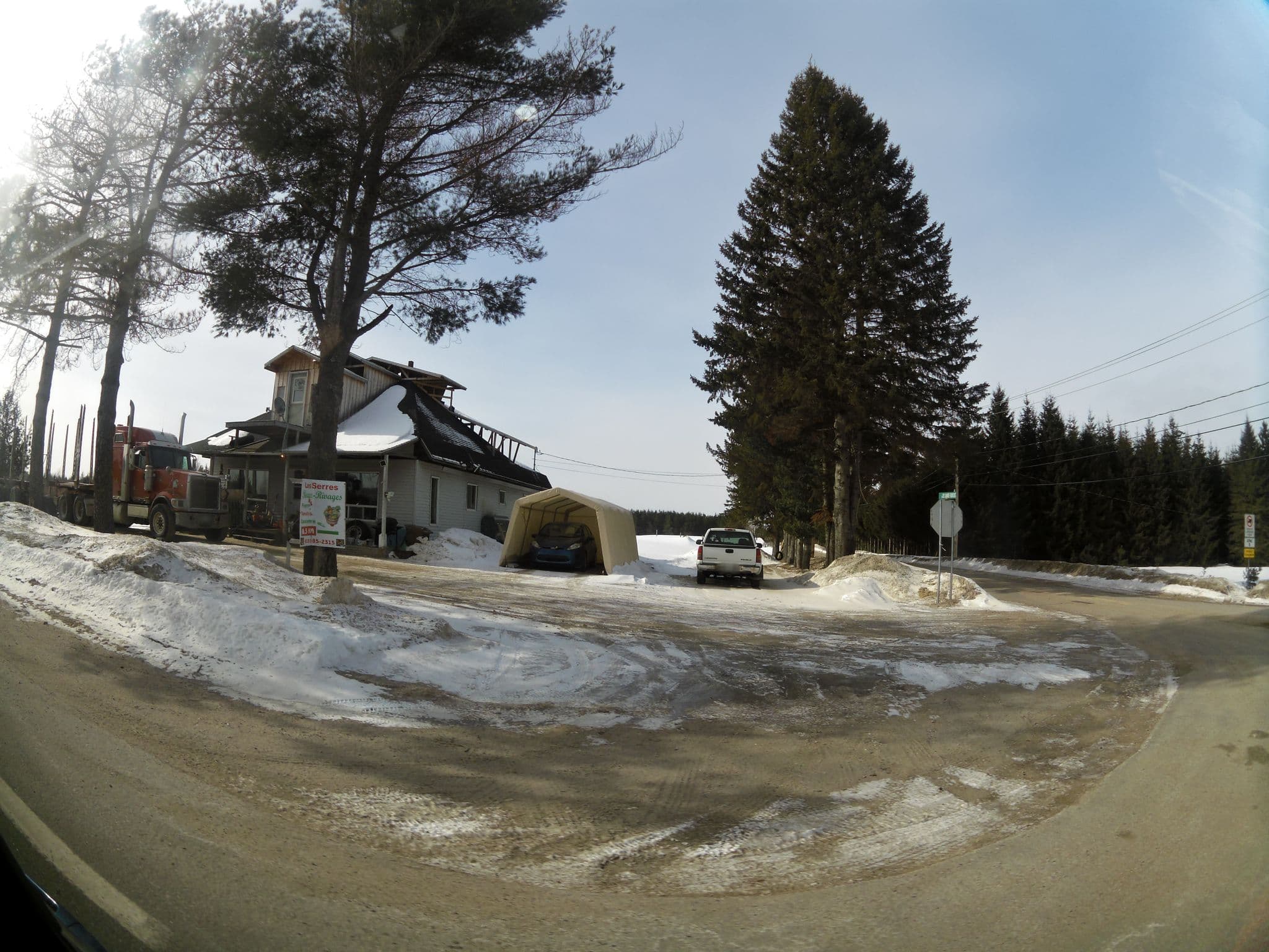 Street view near Relais des Chutes Windigo, Mont-Laurier — © thelogicalviolinist (CC BY-SA · Mapillary)