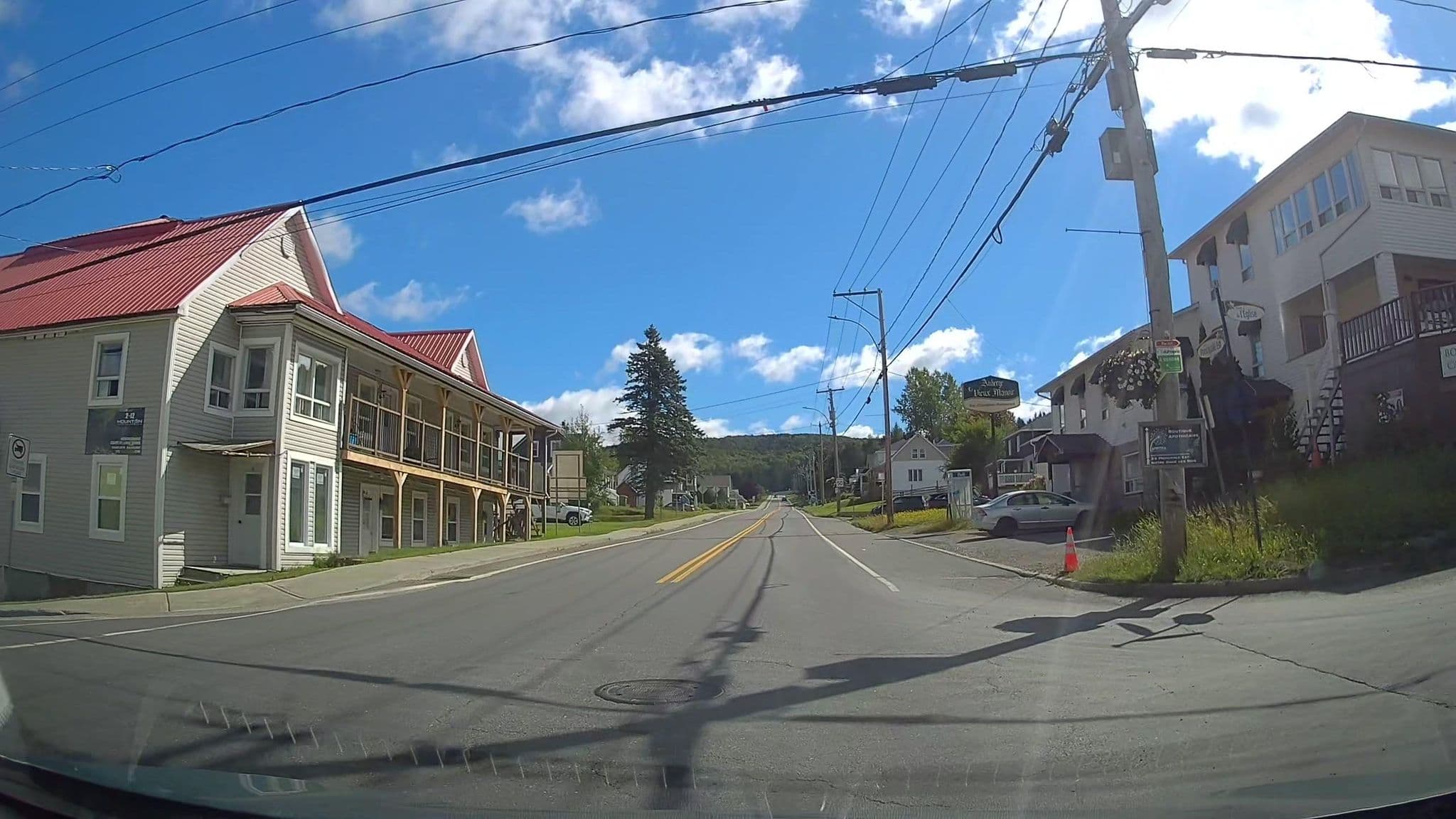 Street view near Auberge le Vieux Manoir, Lac-Mégantic — © Encrypted (CC BY-SA · Mapillary)
