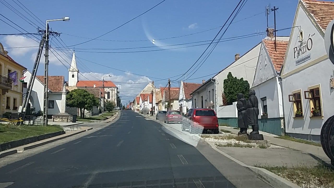Street view near Horváth-ház Panzió, Fertőrákos — © utvonalfelmeresek (CC BY-SA · Mapillary)