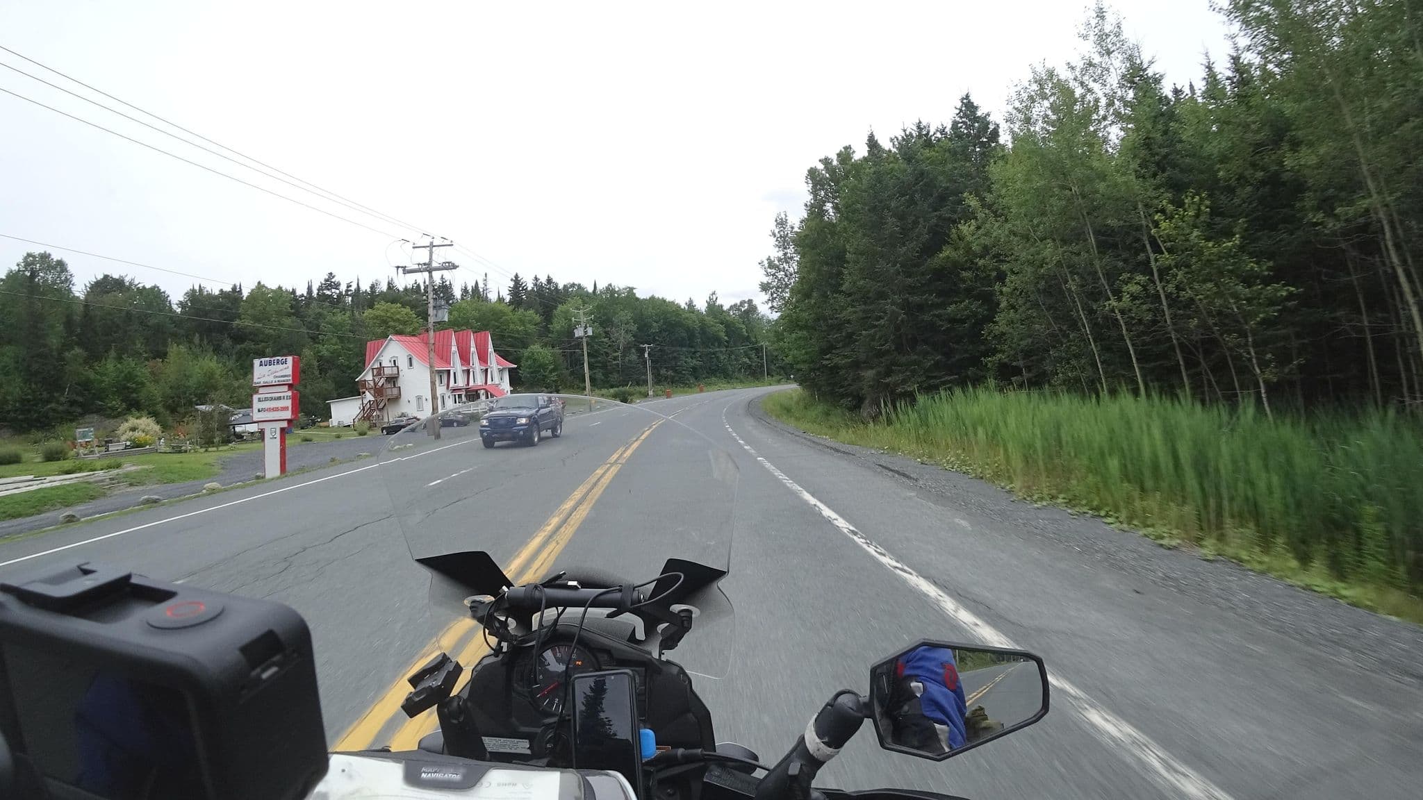 Street view near Auberge Les Etchemins, Saint-Joseph-de-Beauce — © michelcouturemotomcm (CC BY-SA · Mapillary)