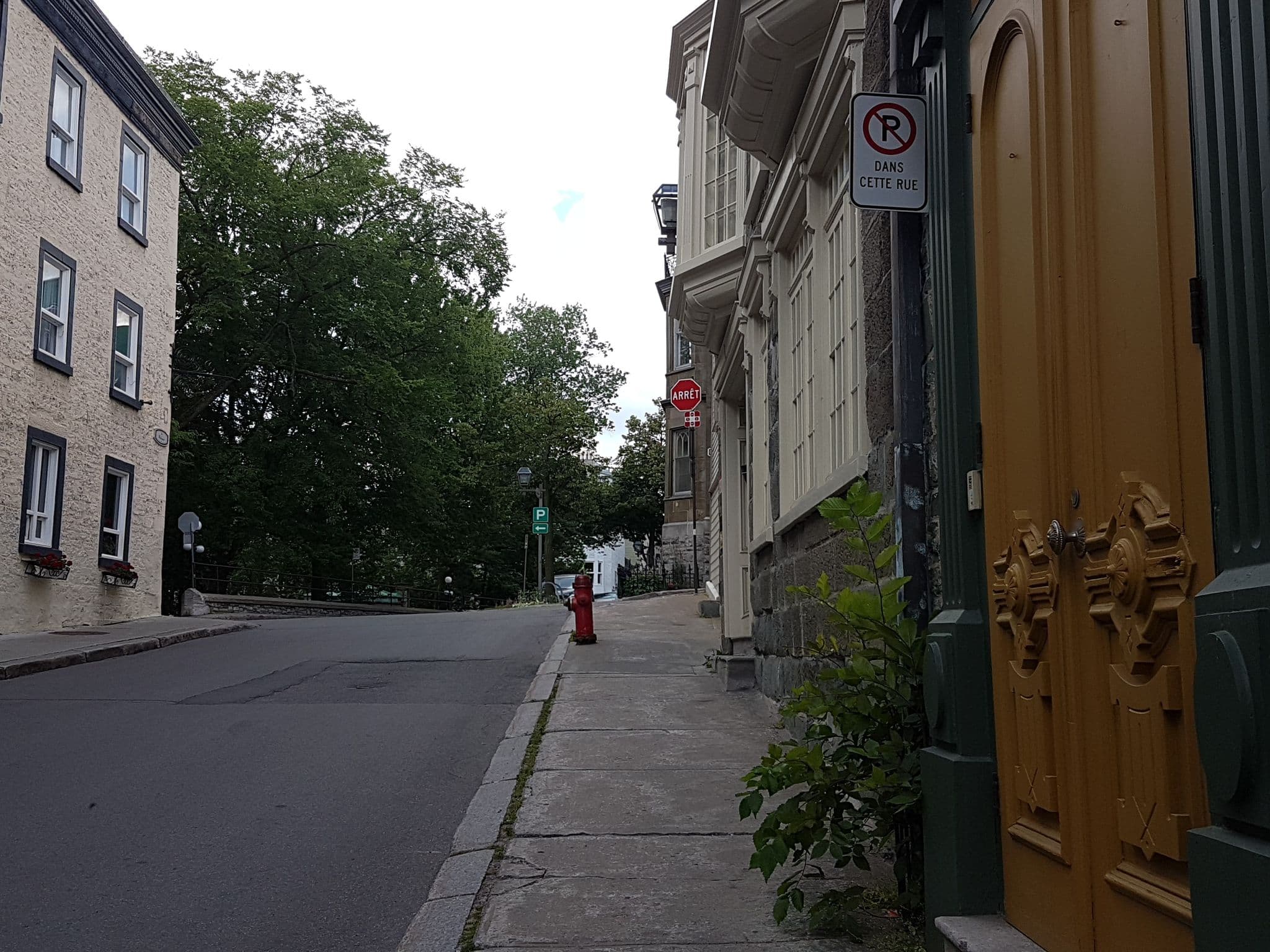 Street view near Au Jardin Du Gouverneur, Québec — © jopparn (CC BY-SA · Mapillary)