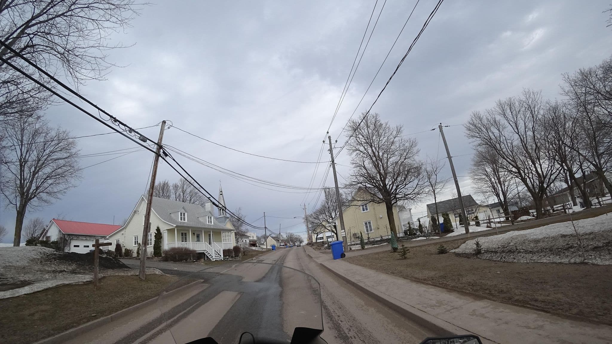 Street view near Auberge L'Ile Flottante, Château-Richer — © michelcouturemotomcm (CC BY-SA · Mapillary)