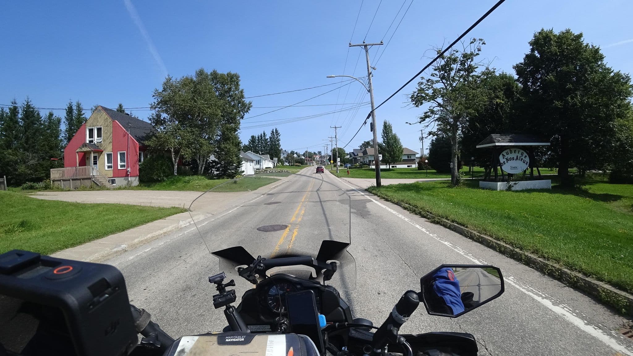 Street view near Auberge de Nos Aieux, Baie-Saint-Paul — © michelcouturemotomcm (CC BY-SA · Mapillary)
