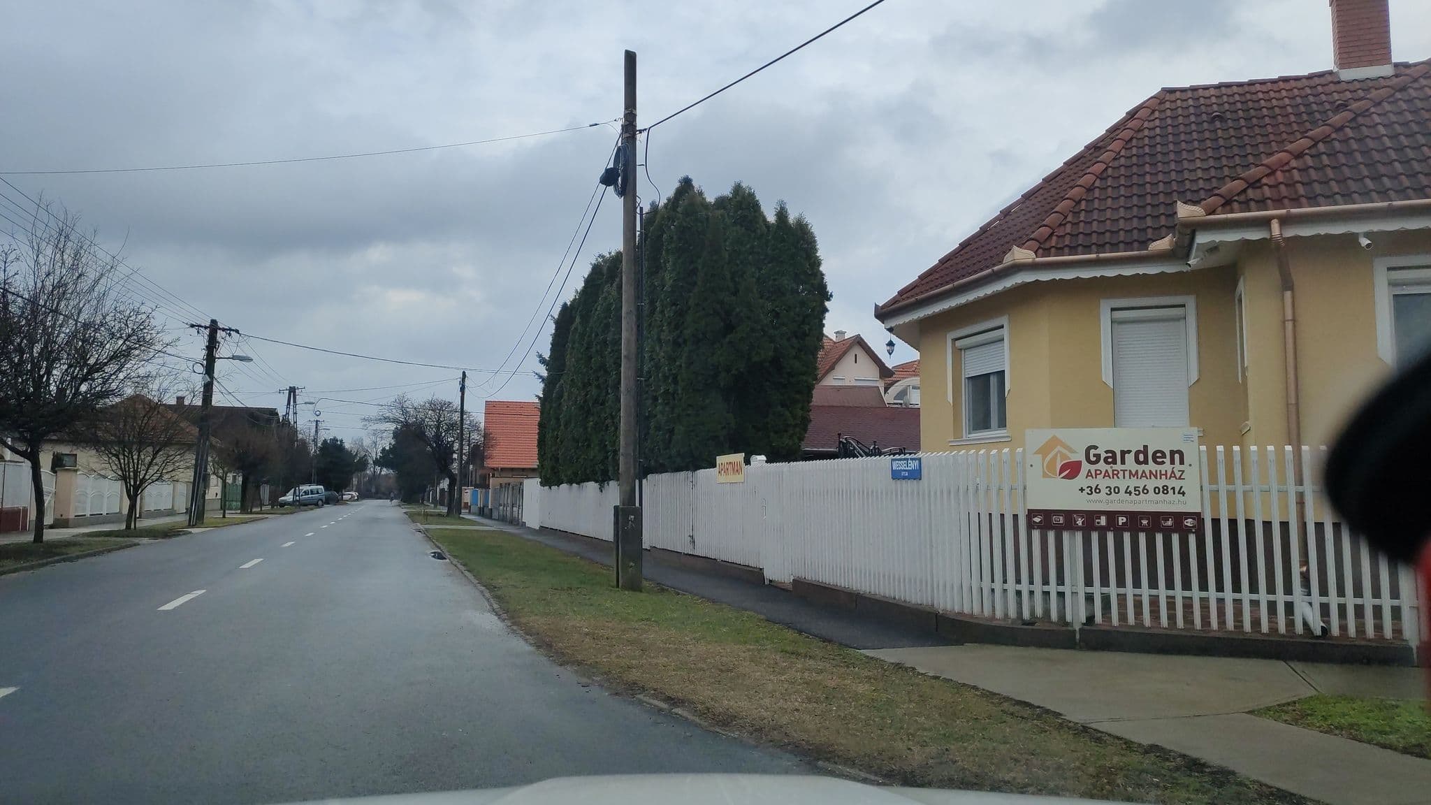 Street view near Garden Apartmanház, Hajdúszoboszló — © grin (CC BY-SA · Mapillary)